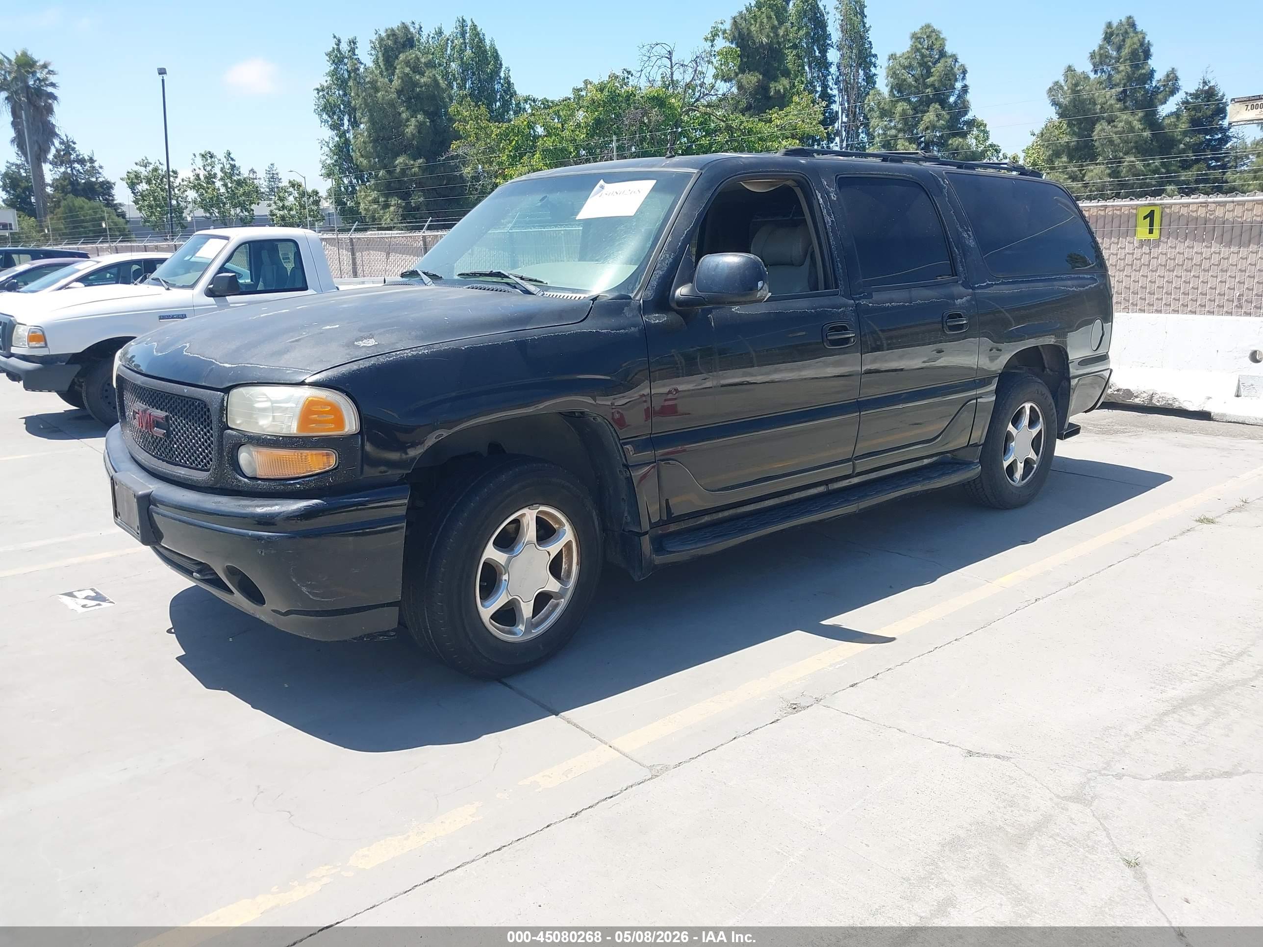 GMC YUKON image 2