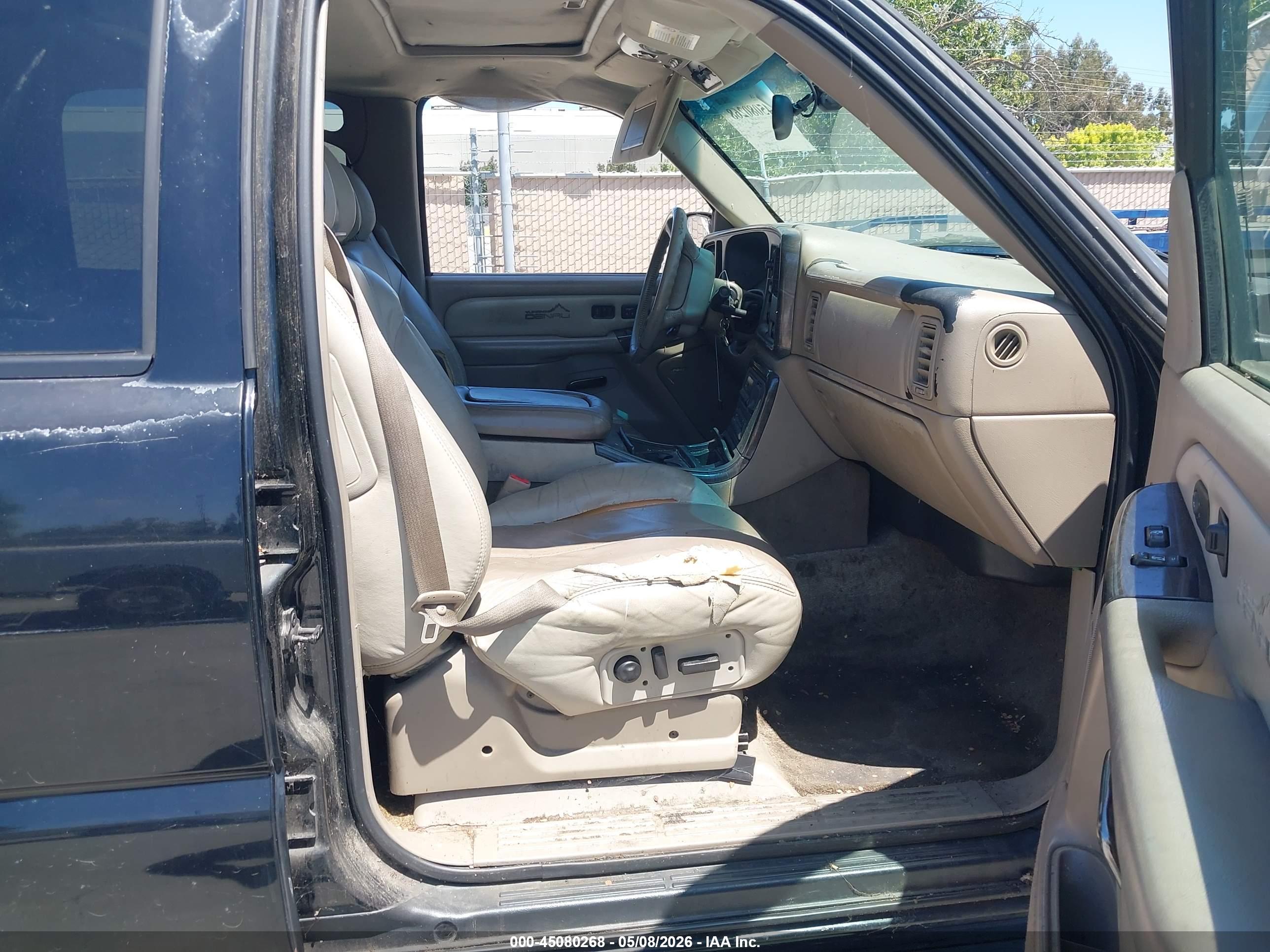GMC YUKON image 5