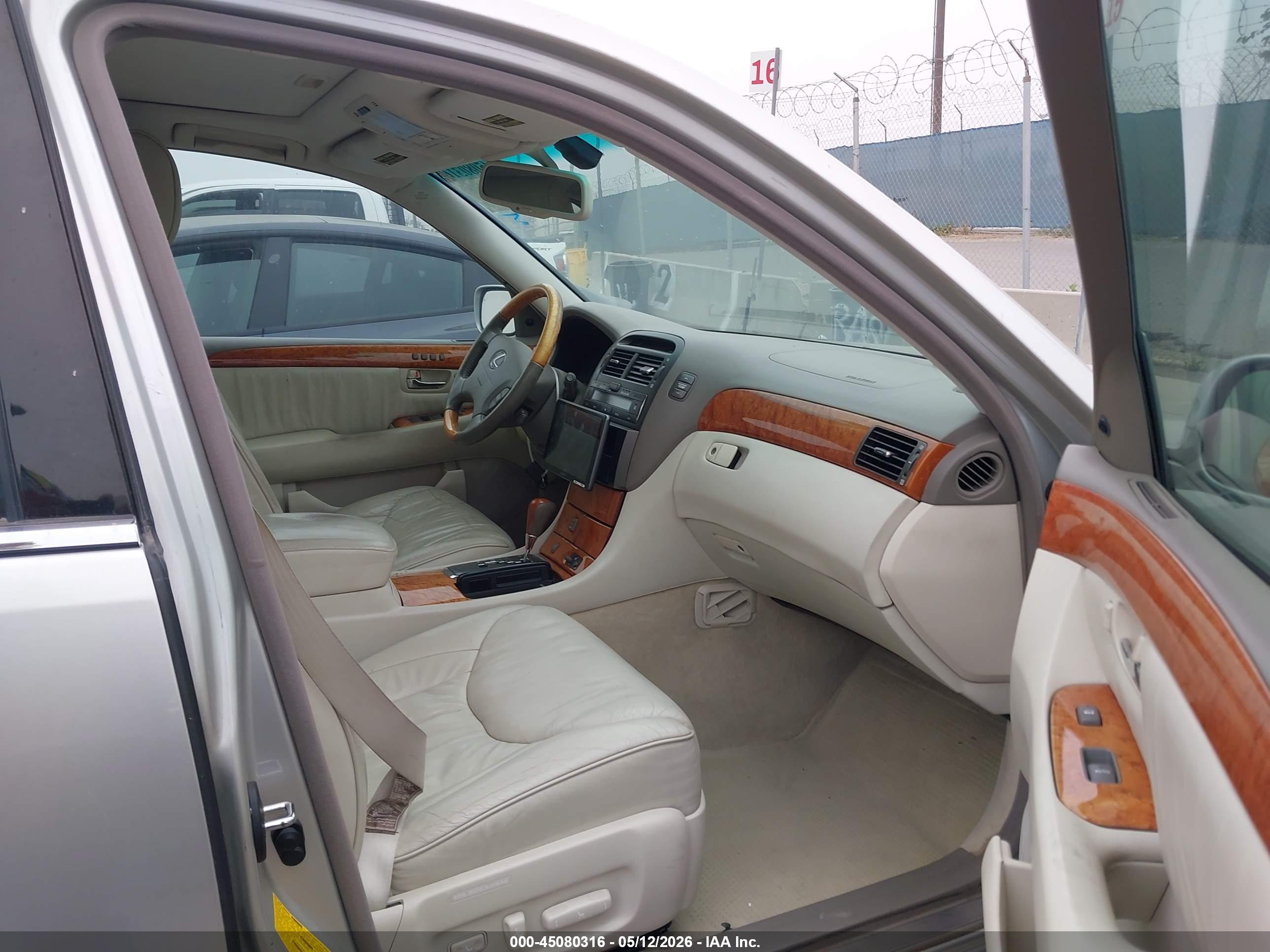 LEXUS LS image 5