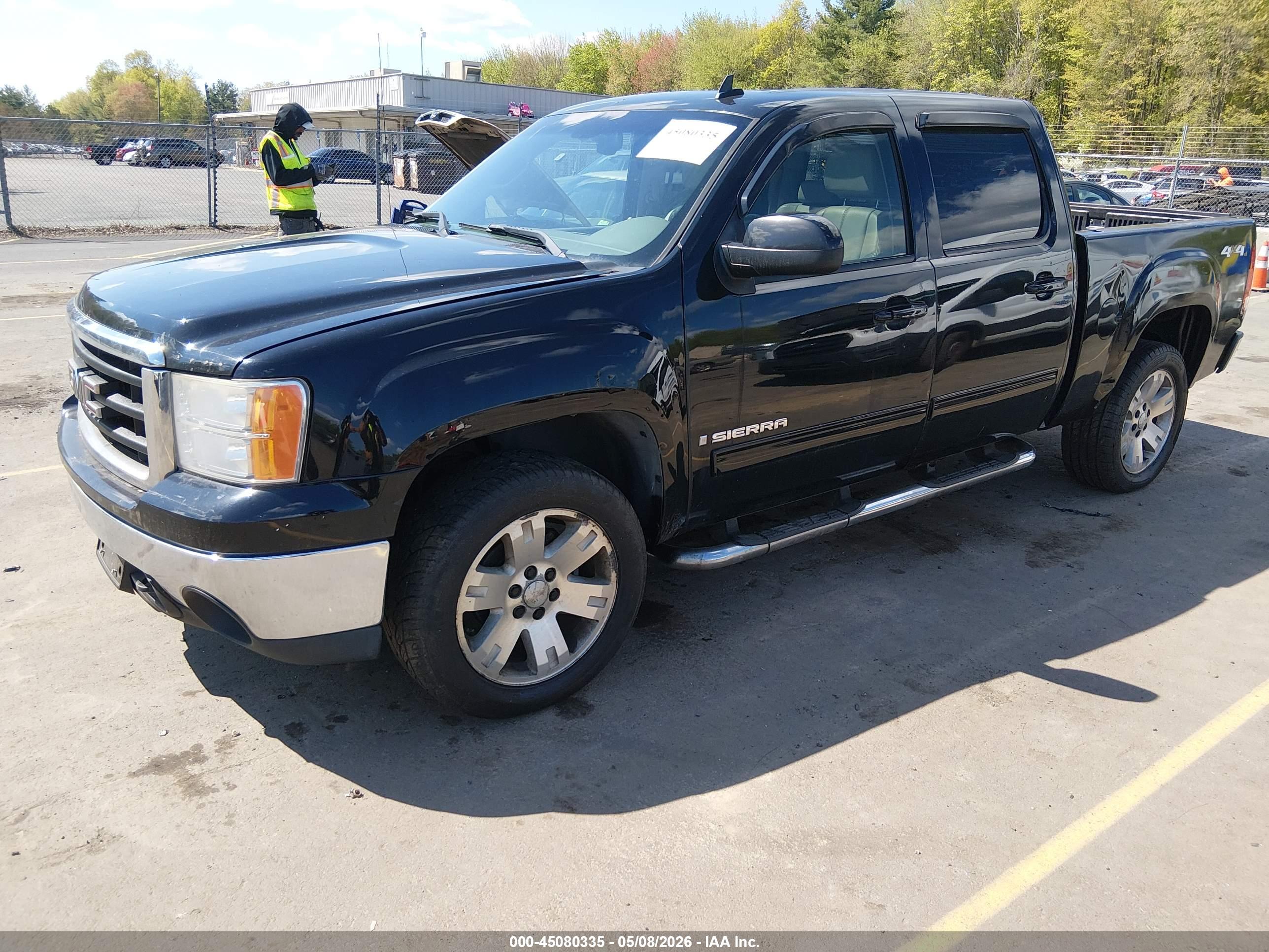 GMC SIERRA image 2