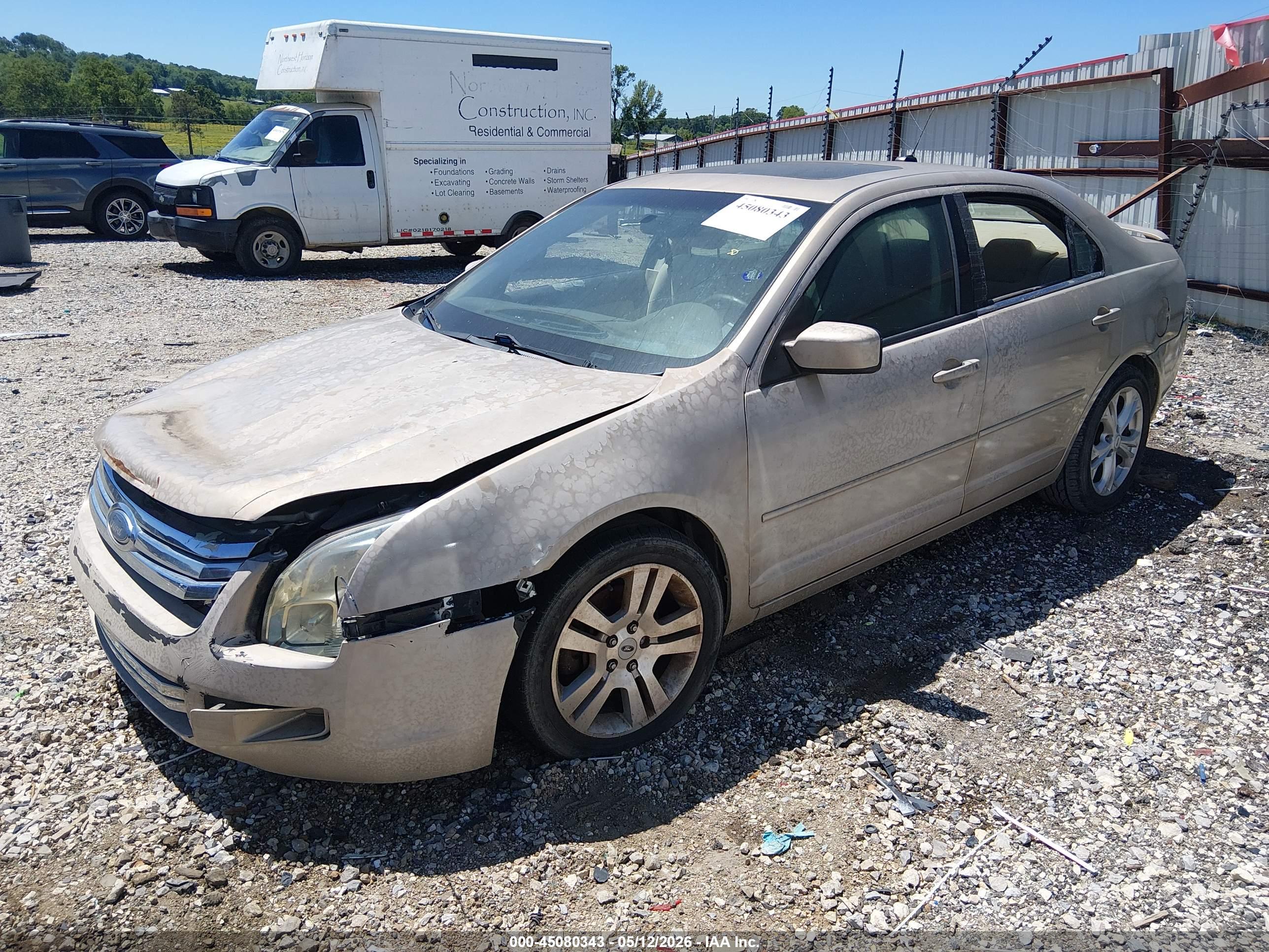 FORD FUSION image 2