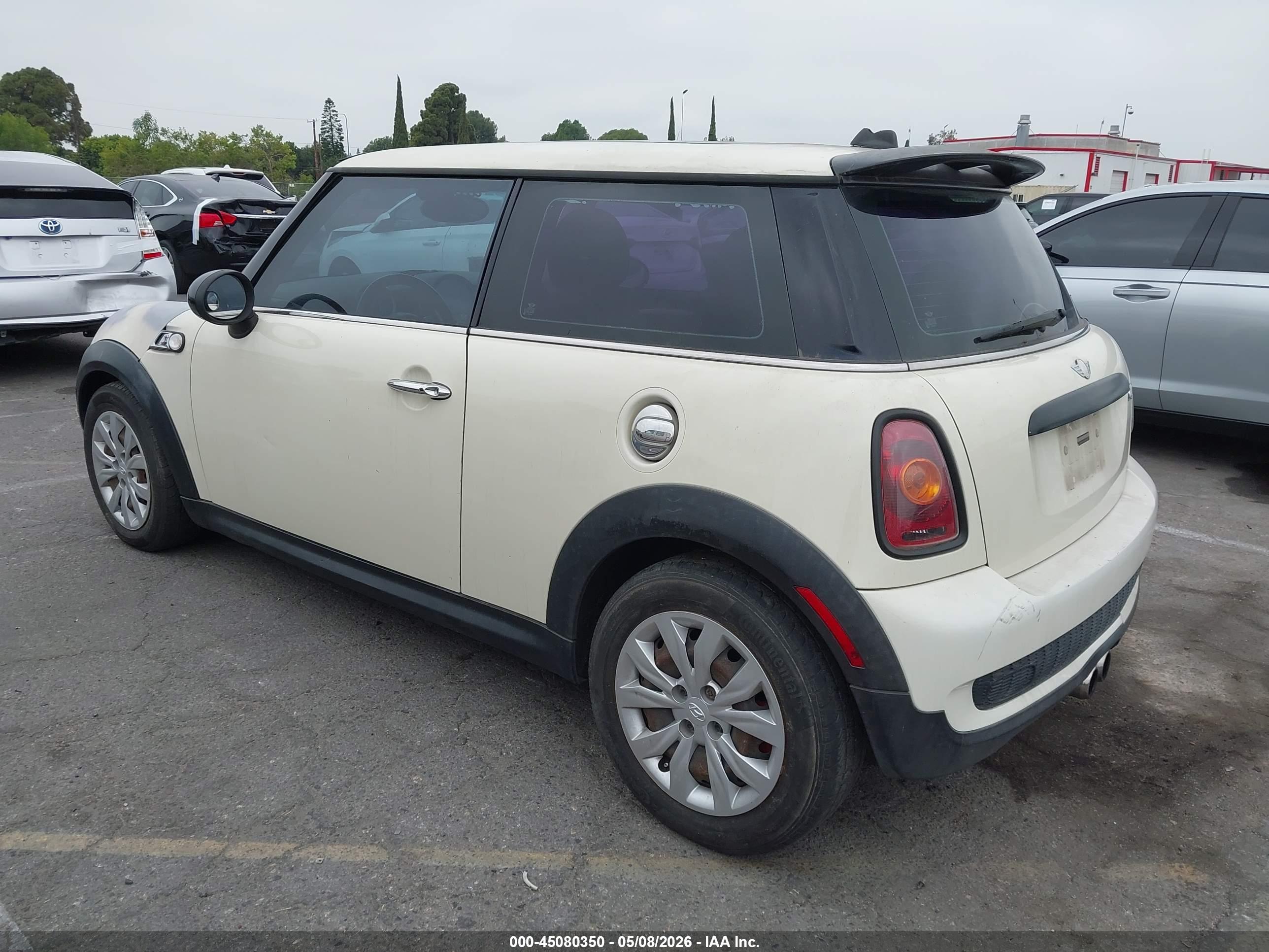 MINI COOPER image 3