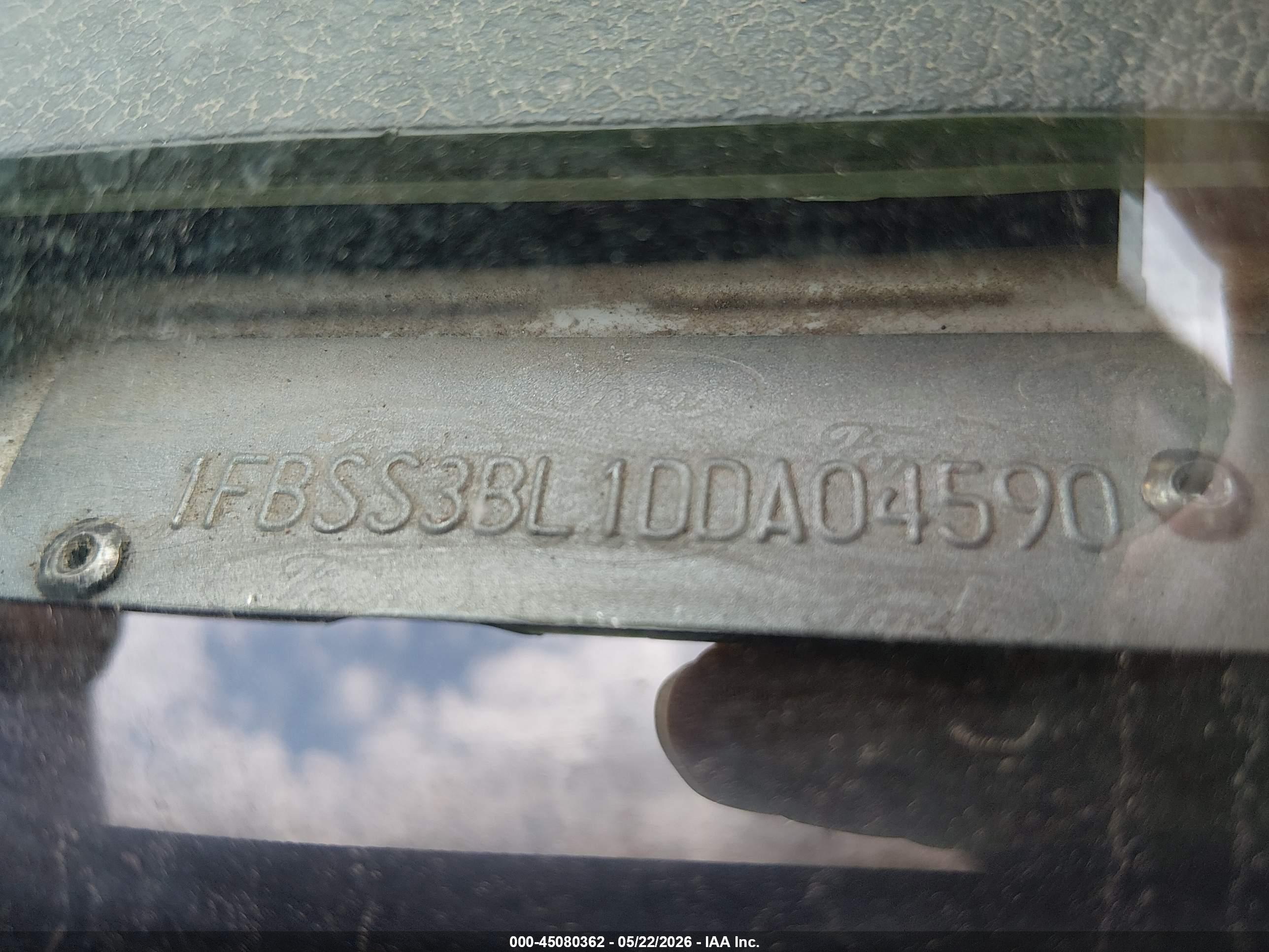 FORD E-350 image 9