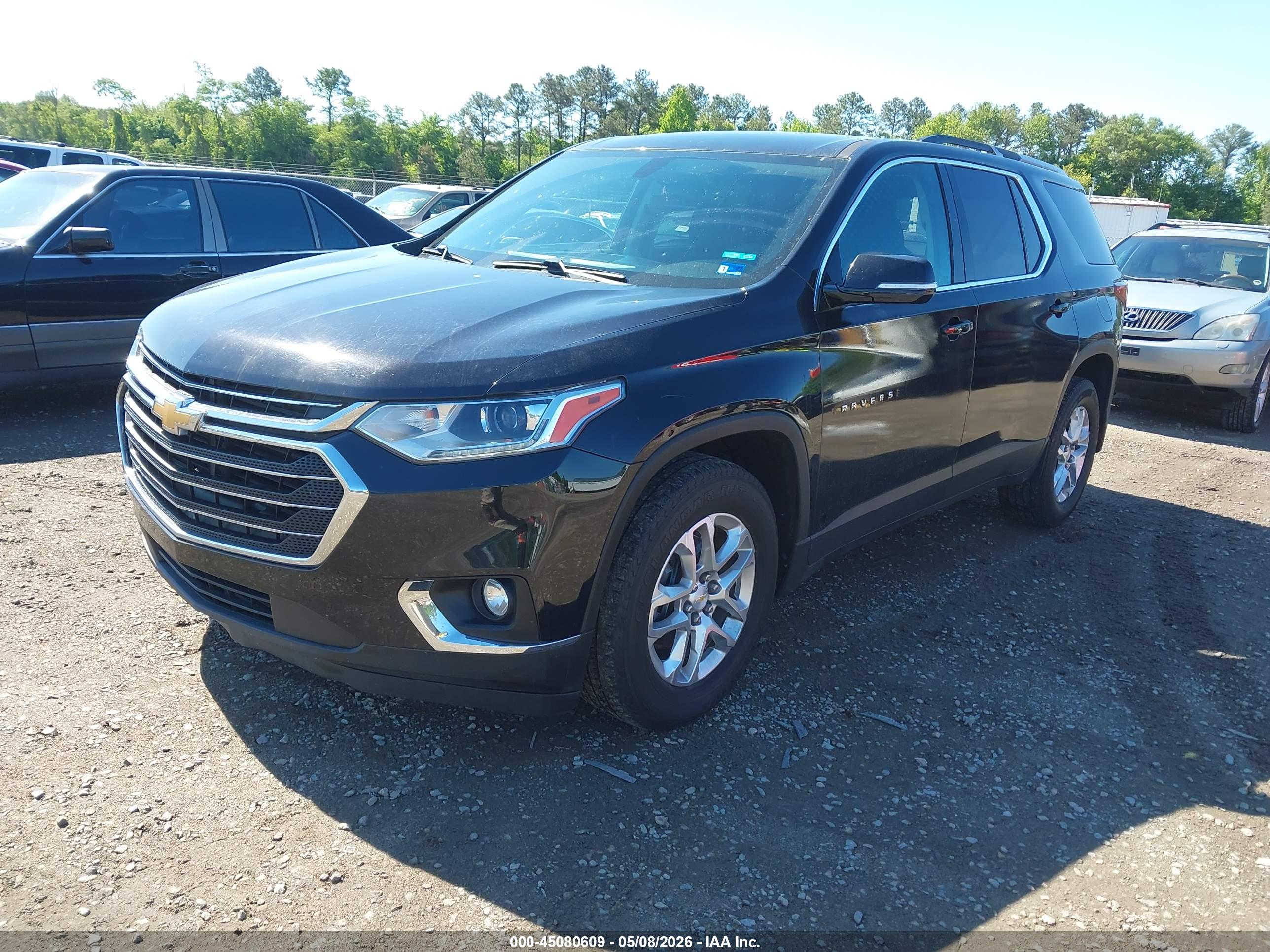CHEVROLET TRAVERSE image 2