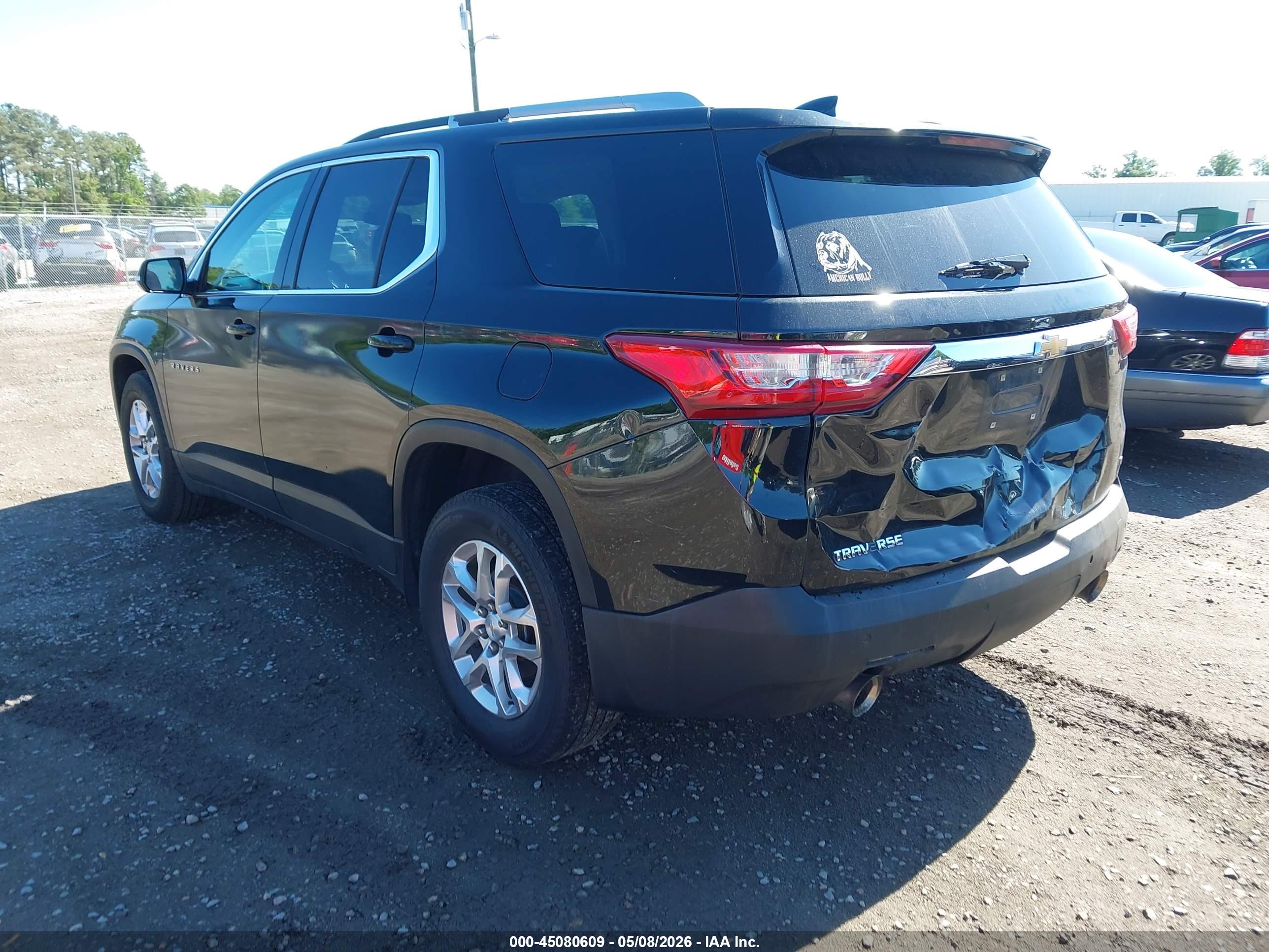 CHEVROLET TRAVERSE image 3