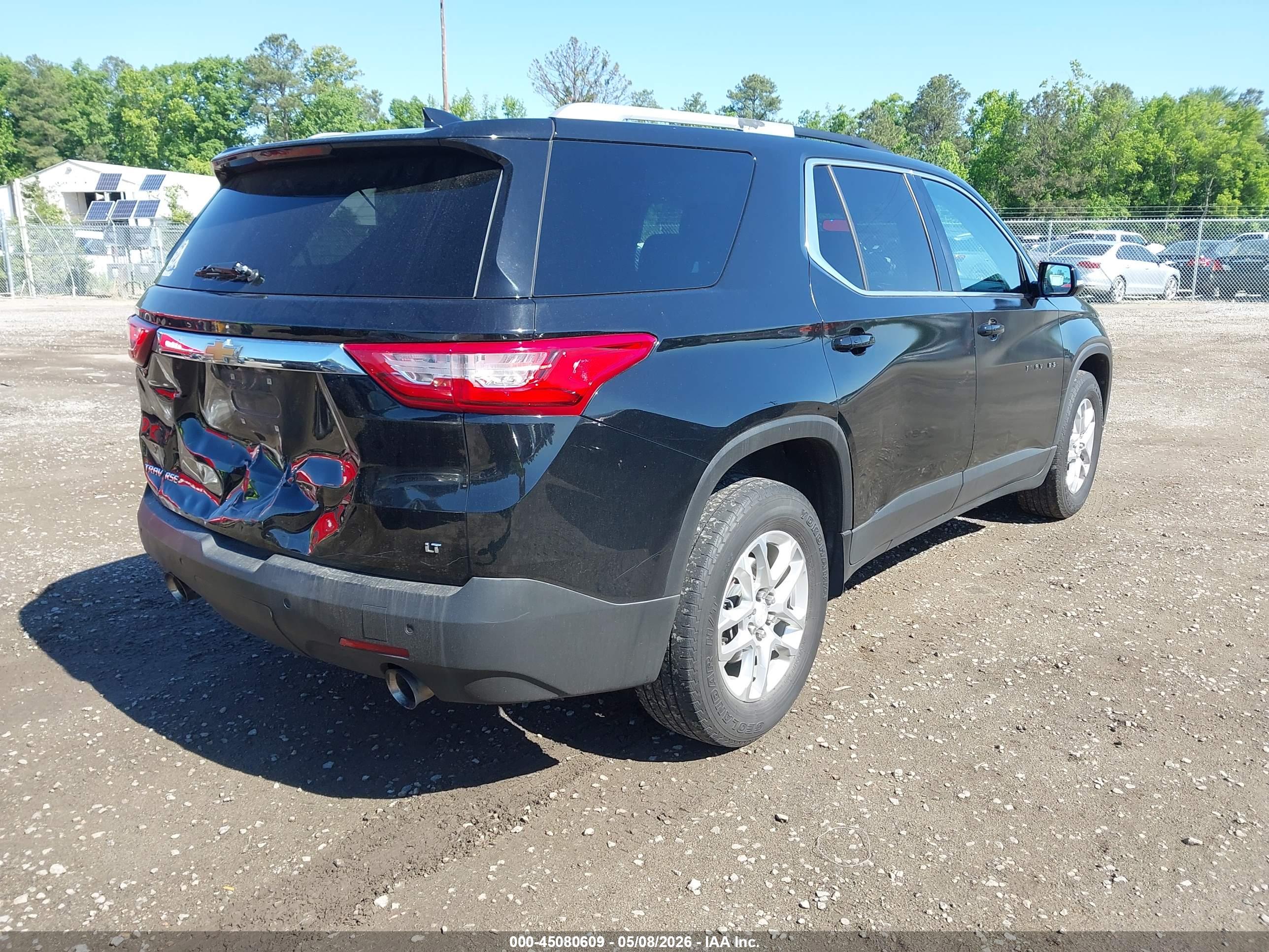 CHEVROLET TRAVERSE image 4