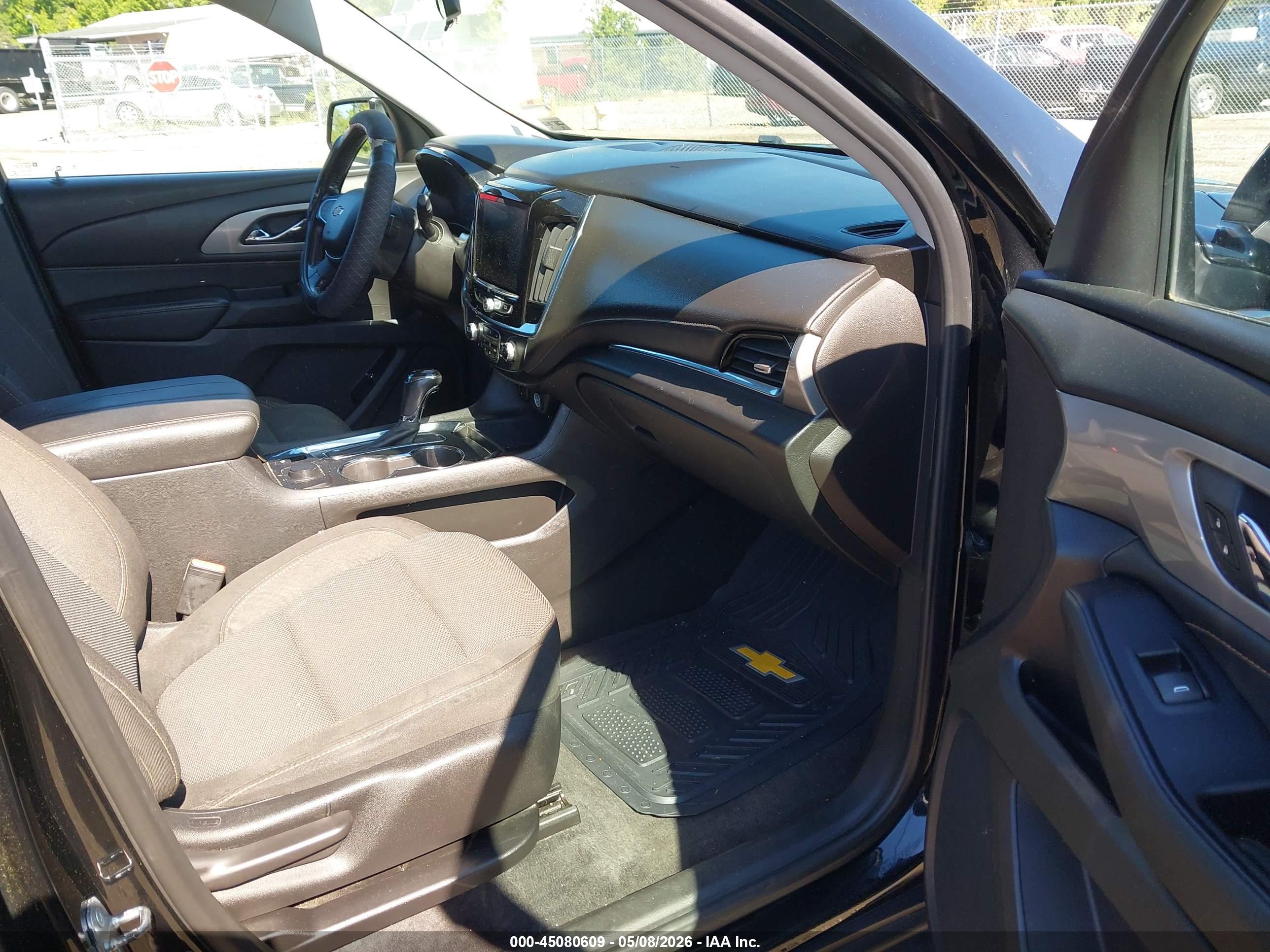 CHEVROLET TRAVERSE image 5