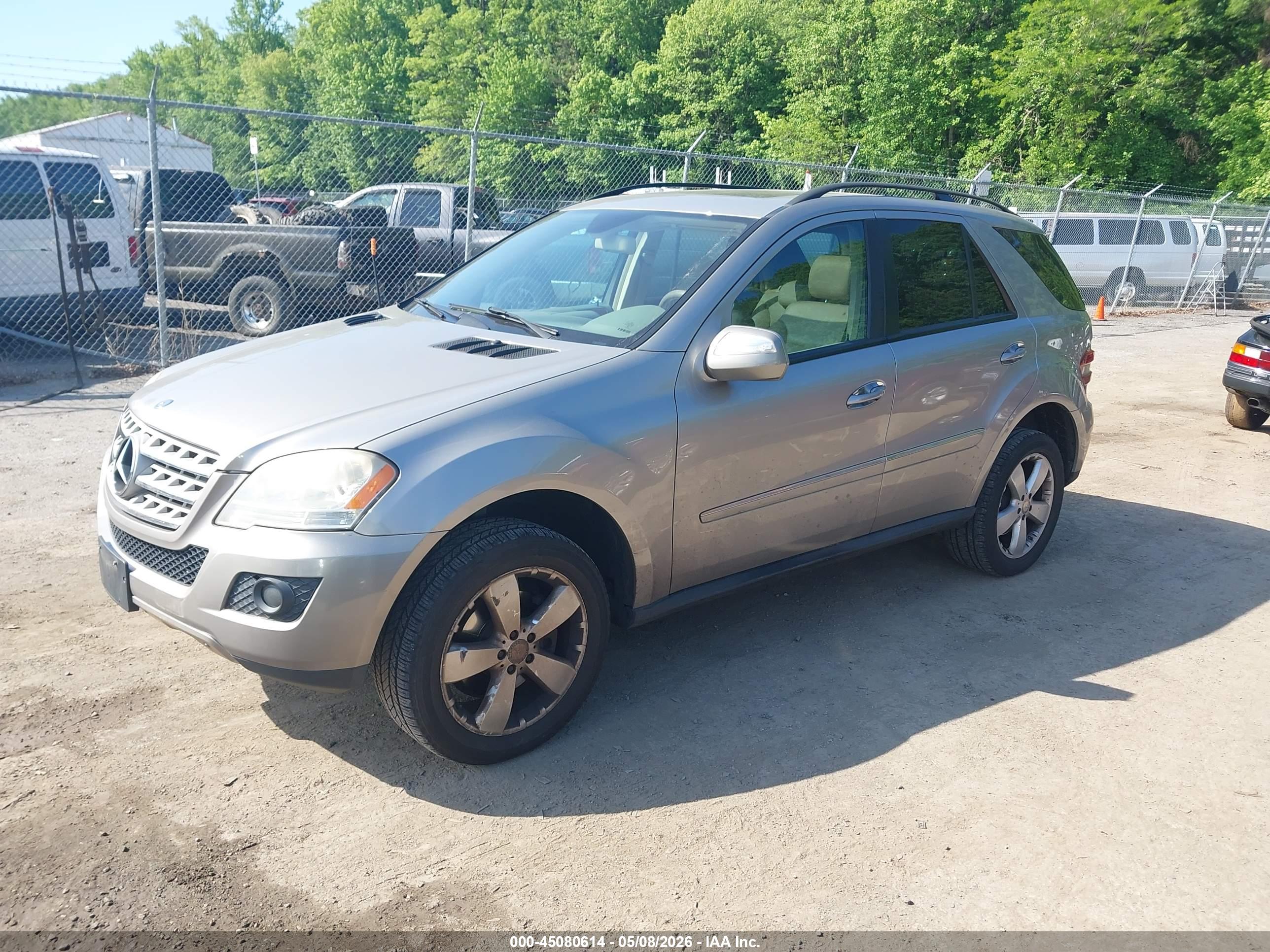 MERCEDES-BENZ ML image 2