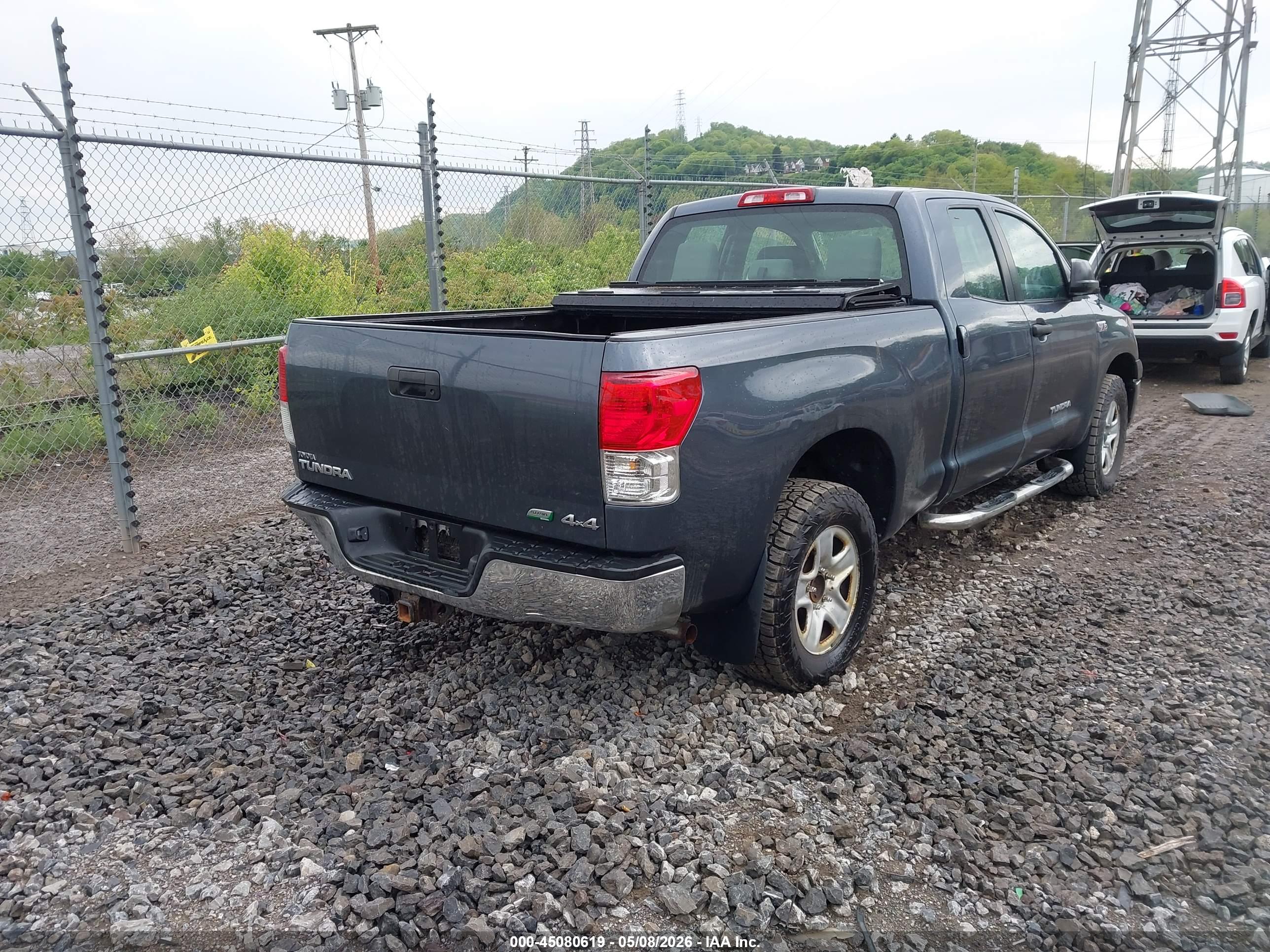TOYOTA TUNDRA image 4