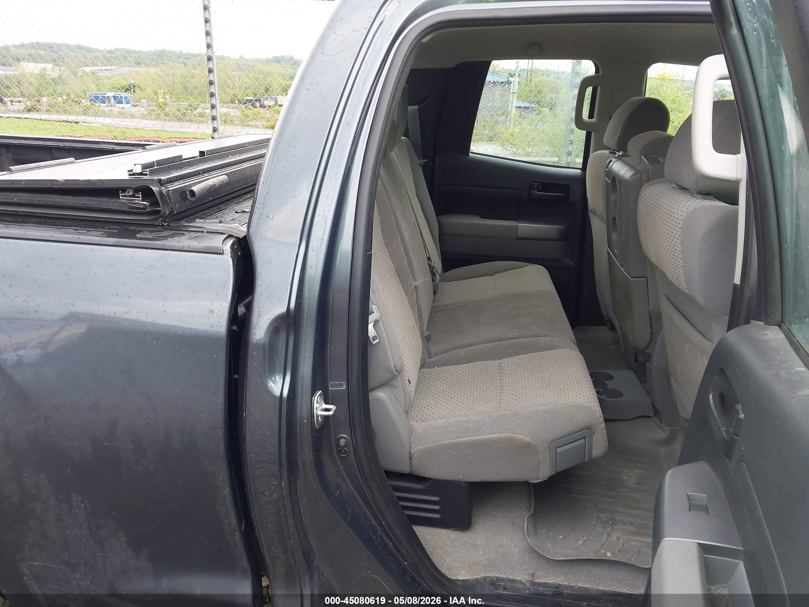 TOYOTA TUNDRA image 8