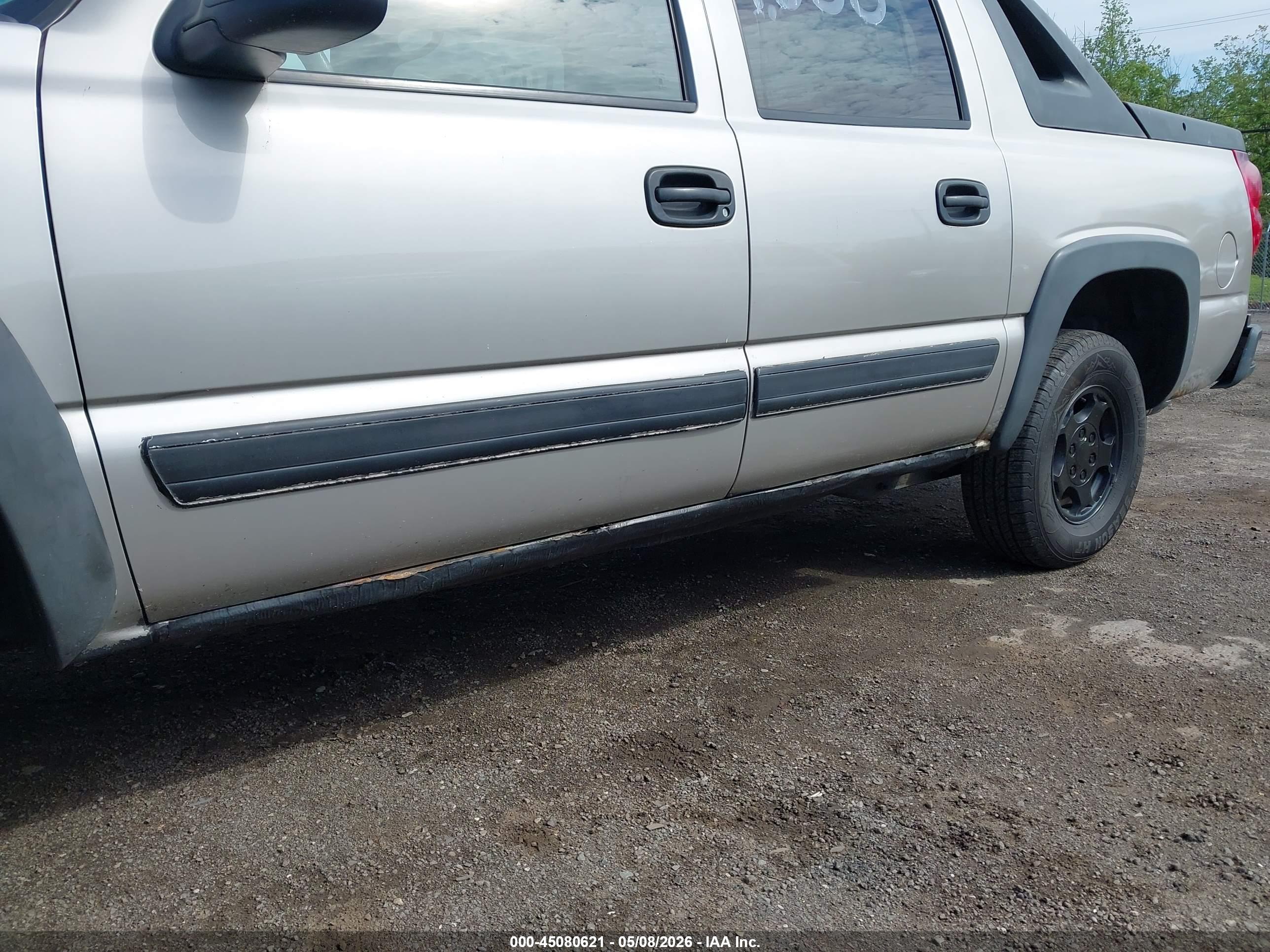 CHEVROLET AVALANCHE image 6