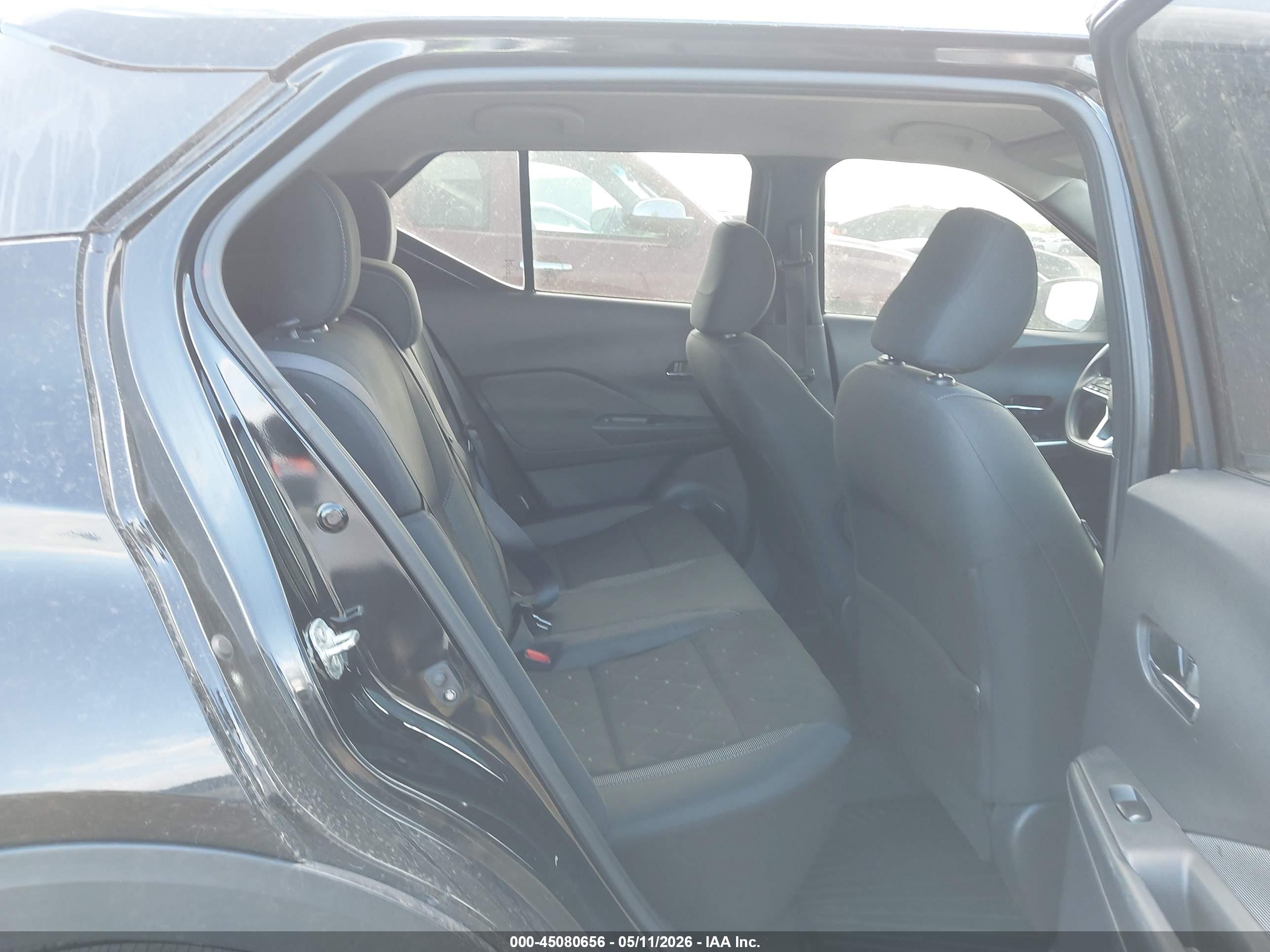 NISSAN KICKS image 8