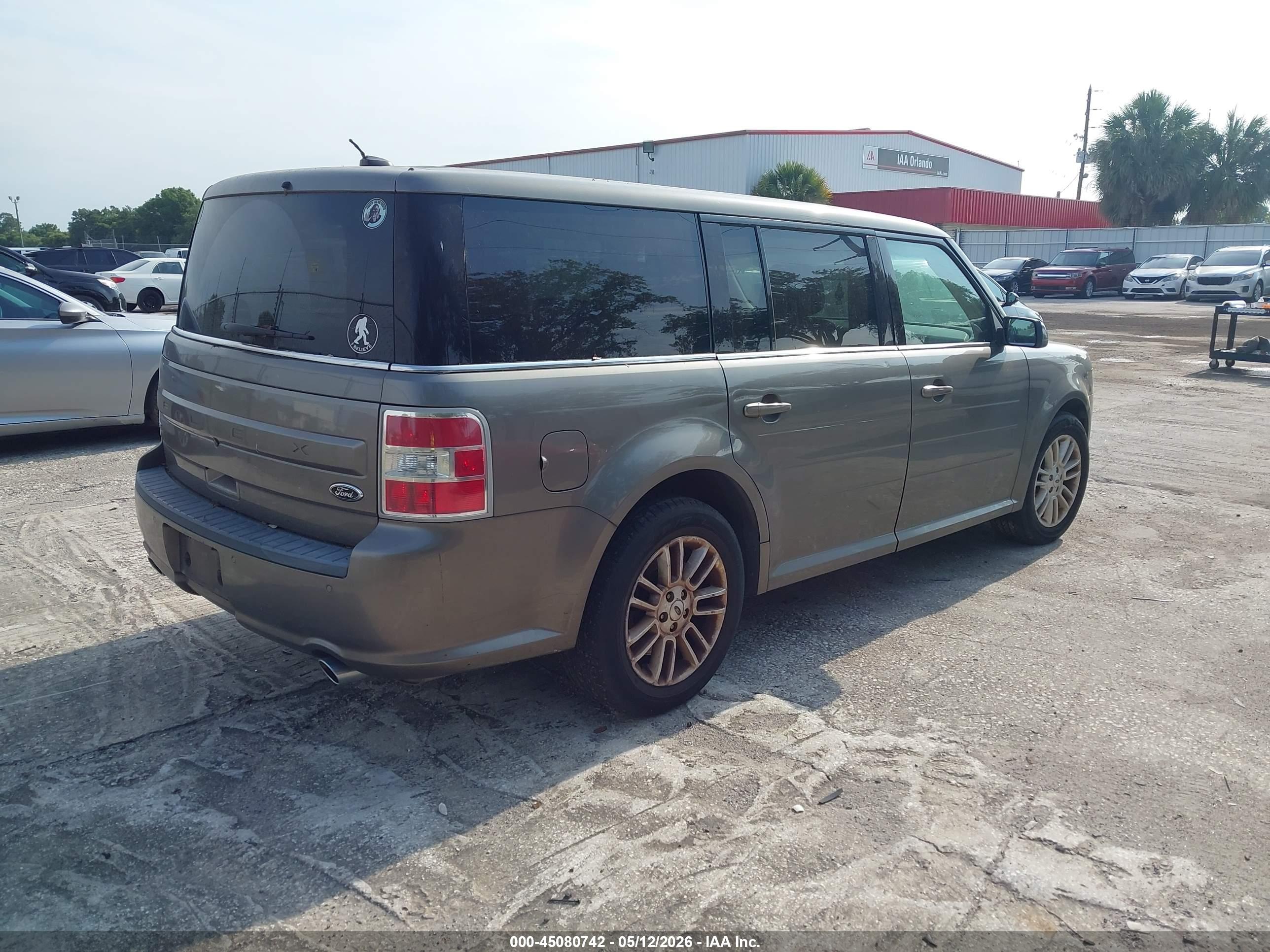 FORD FLEX image 4