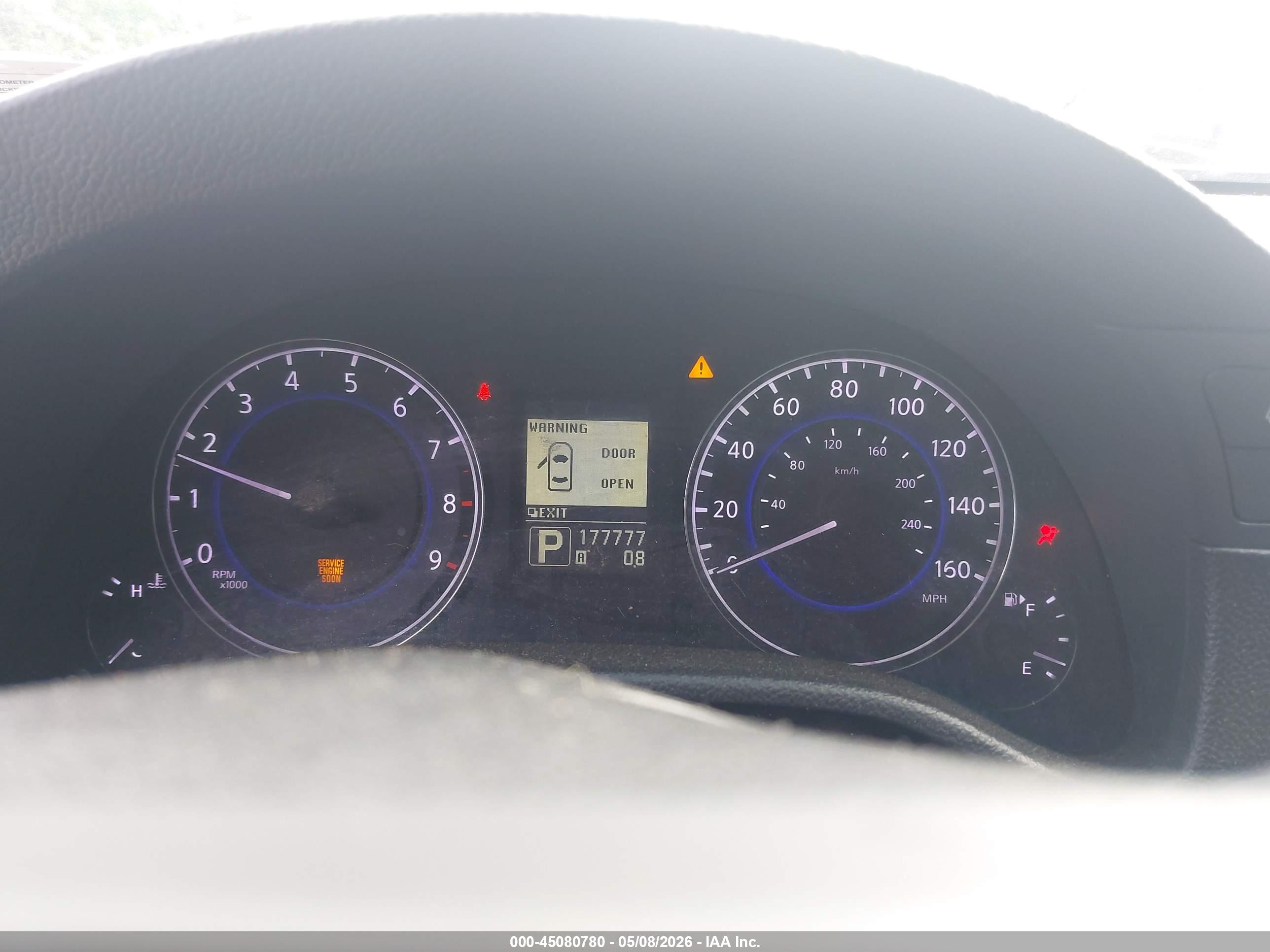 INFINITI G25X image 7