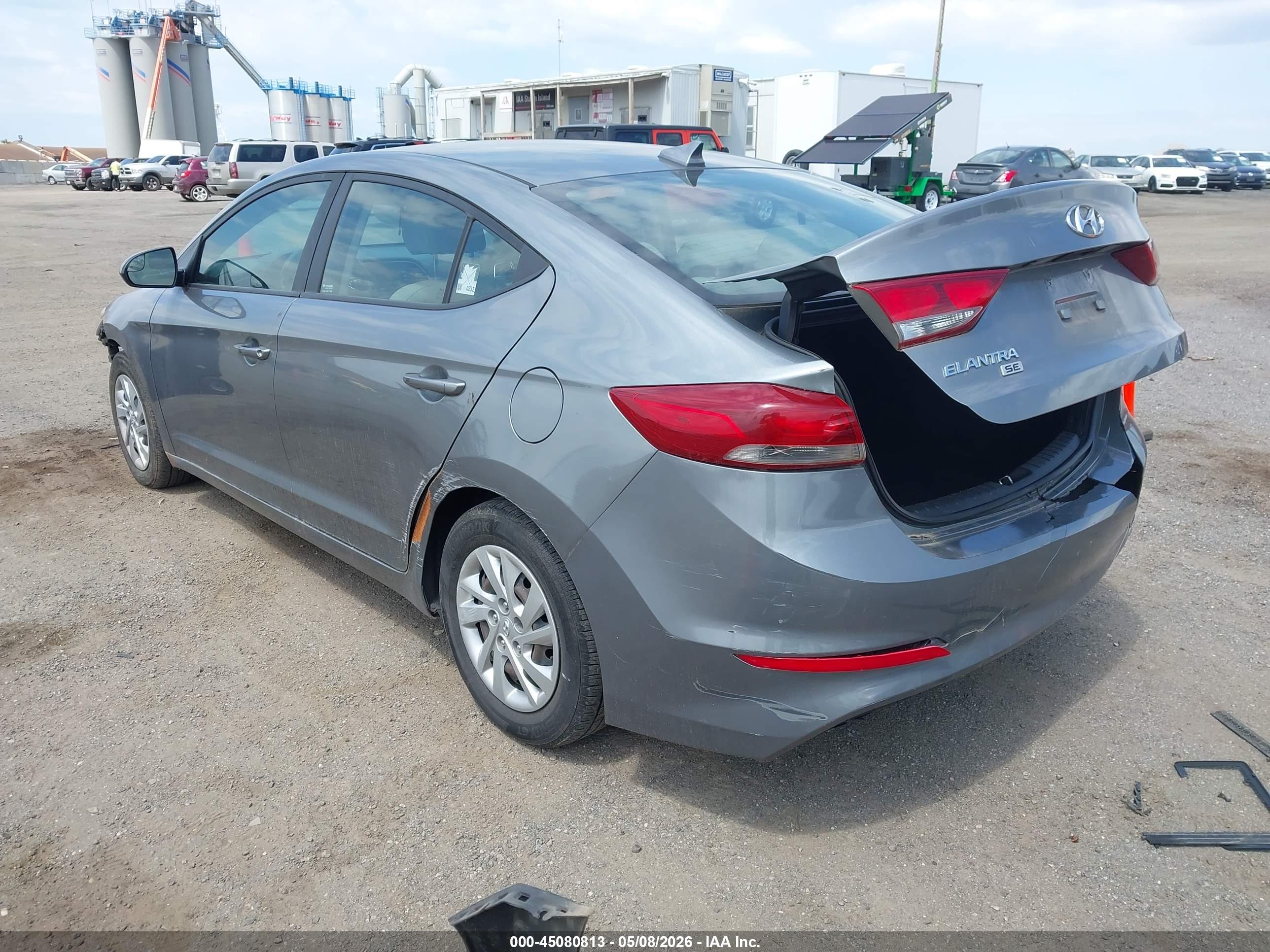 HYUNDAI ELANTRA image 3