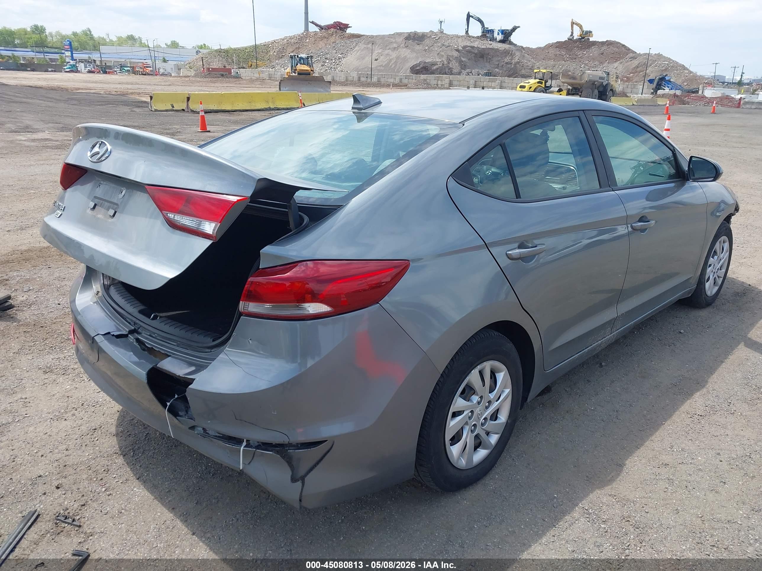HYUNDAI ELANTRA image 4