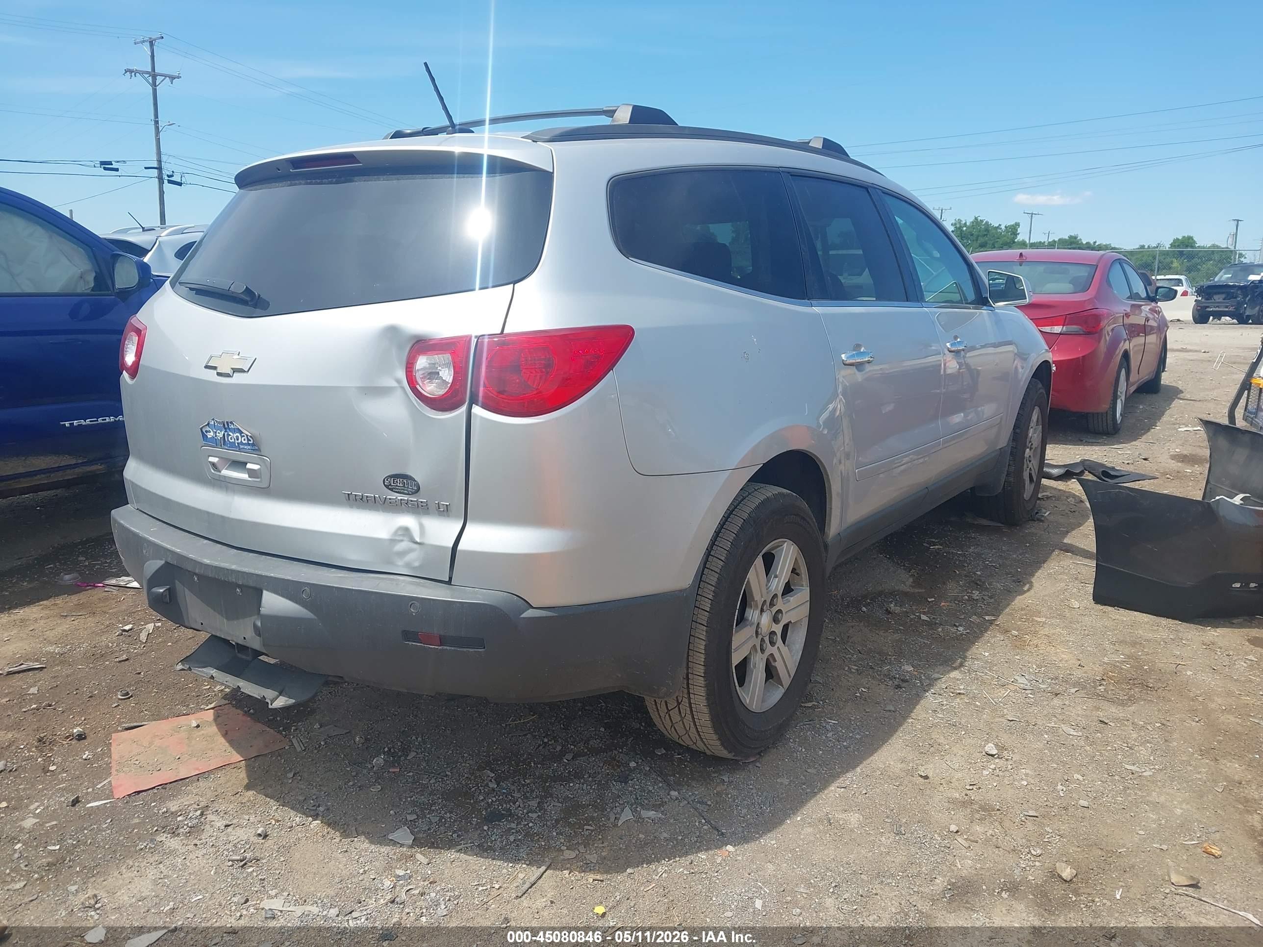 CHEVROLET TRAVERSE image 4