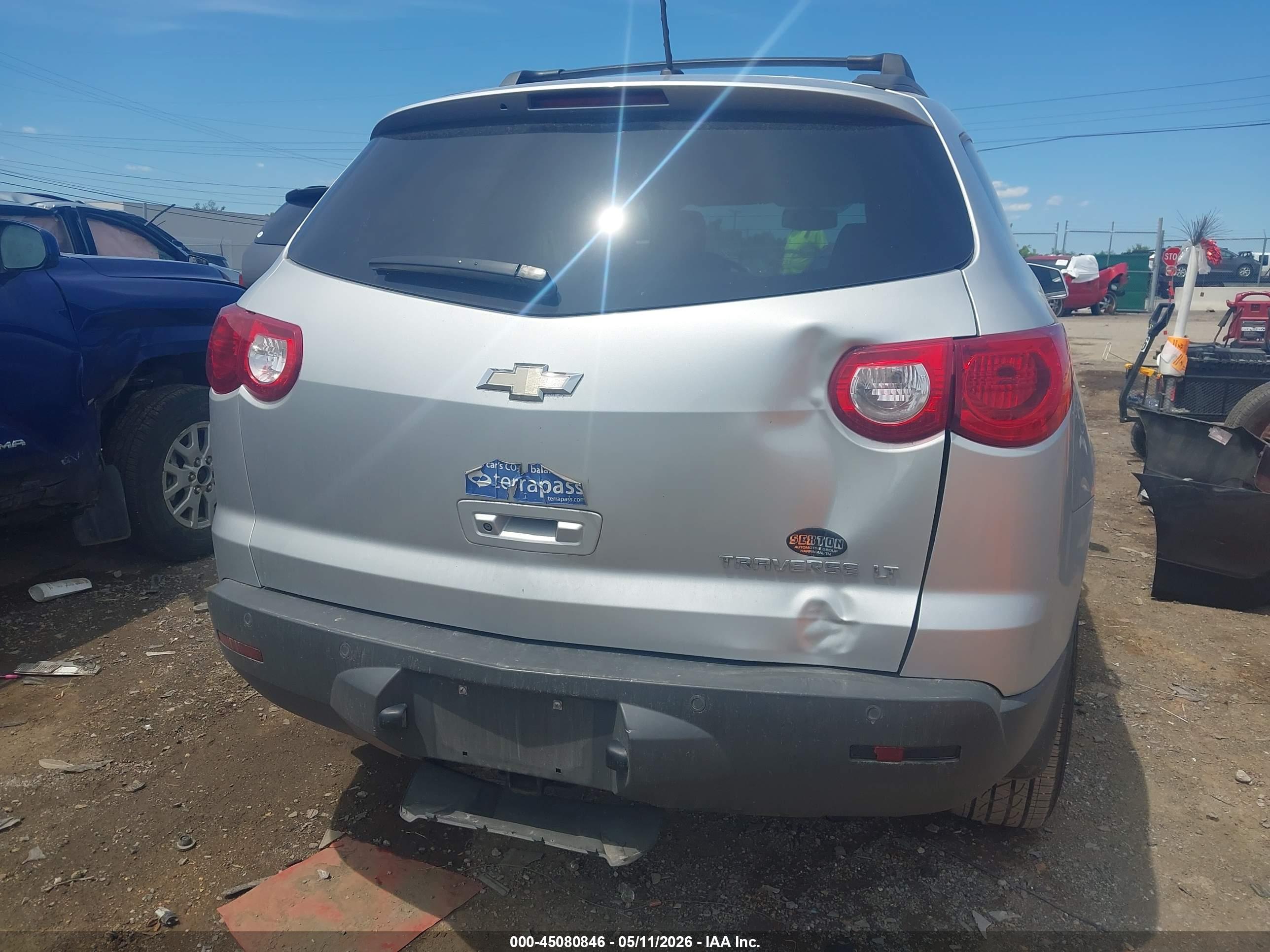 CHEVROLET TRAVERSE image 6