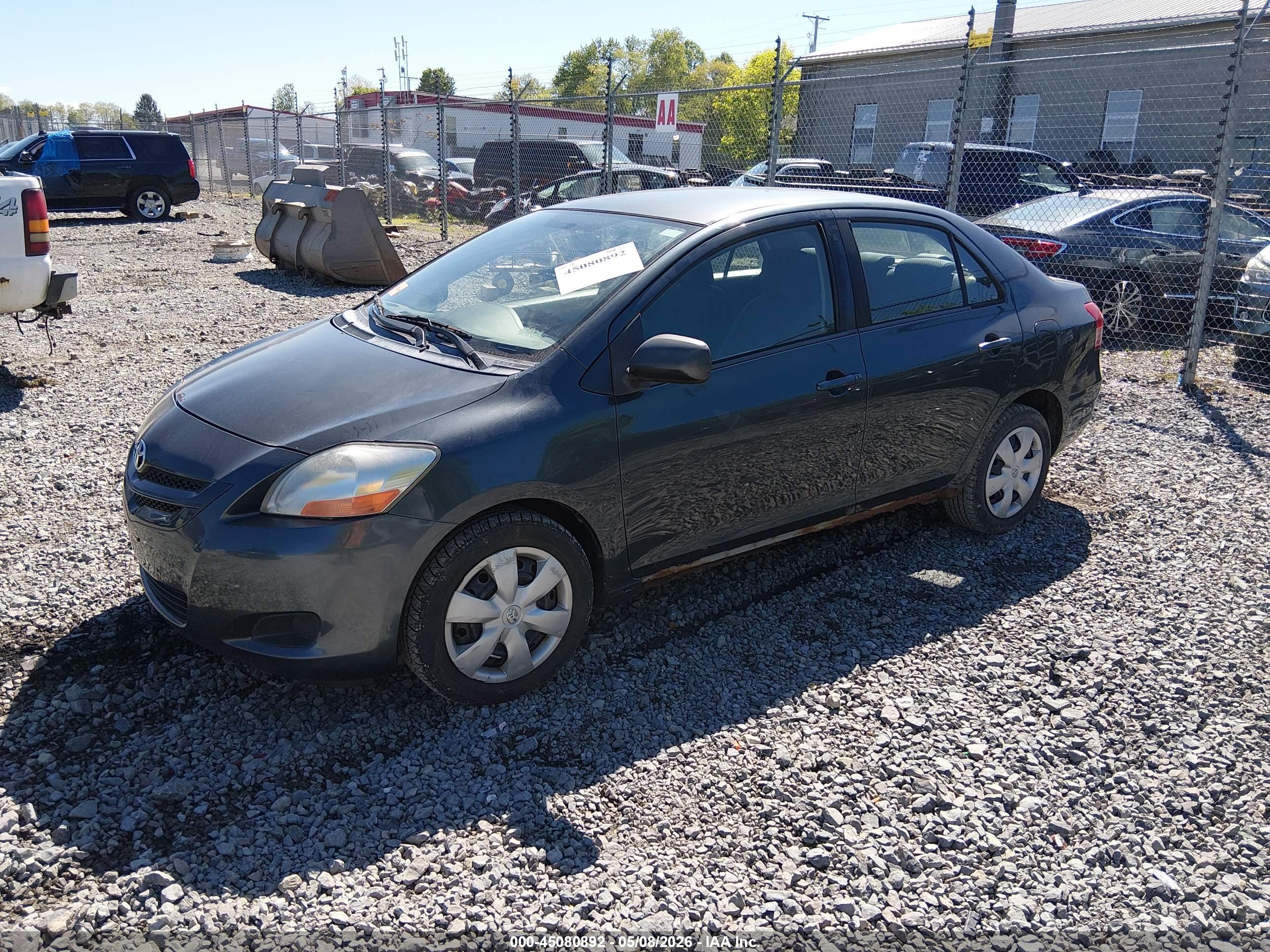 TOYOTA YARIS image 2