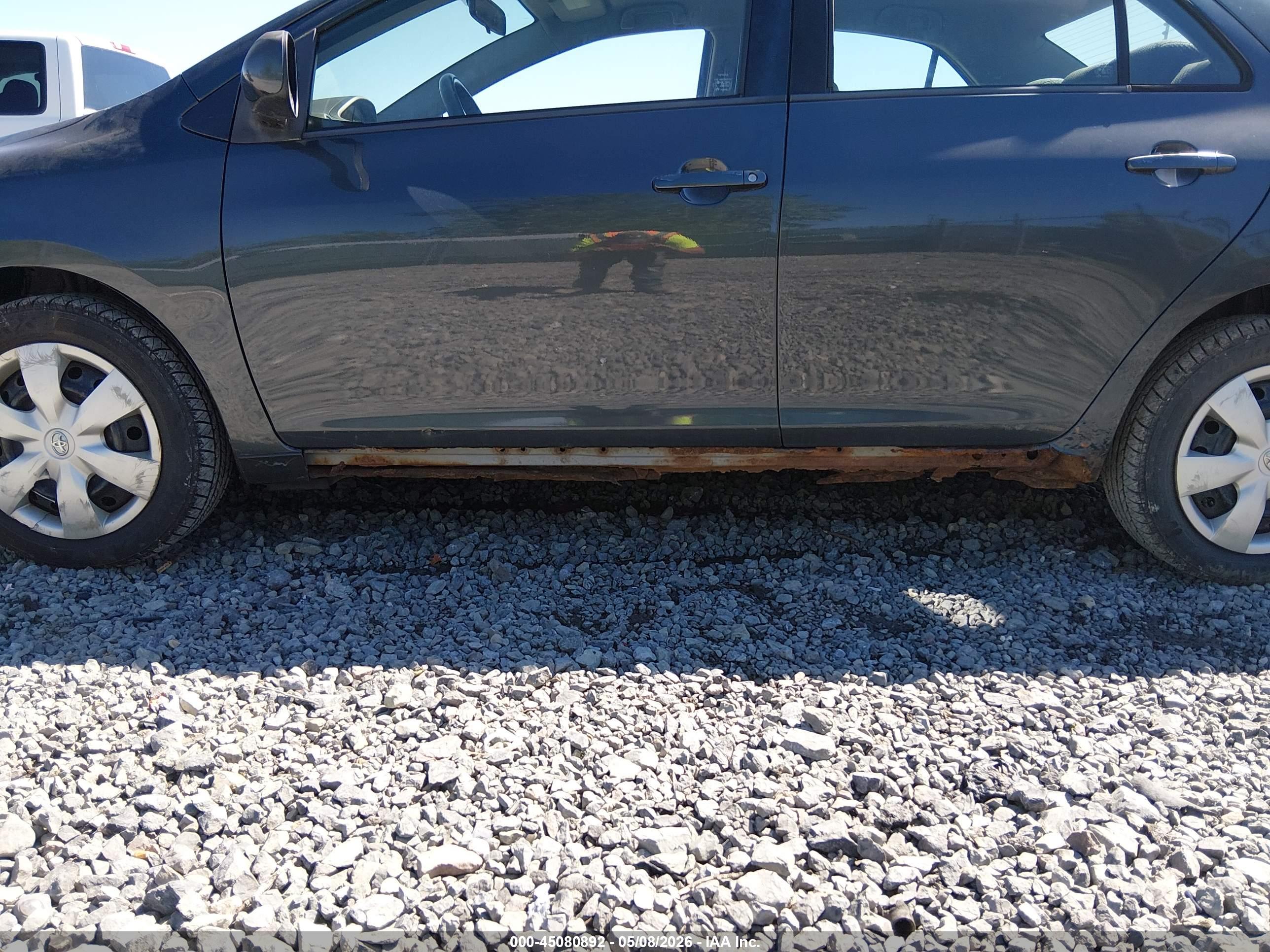 TOYOTA YARIS image 6