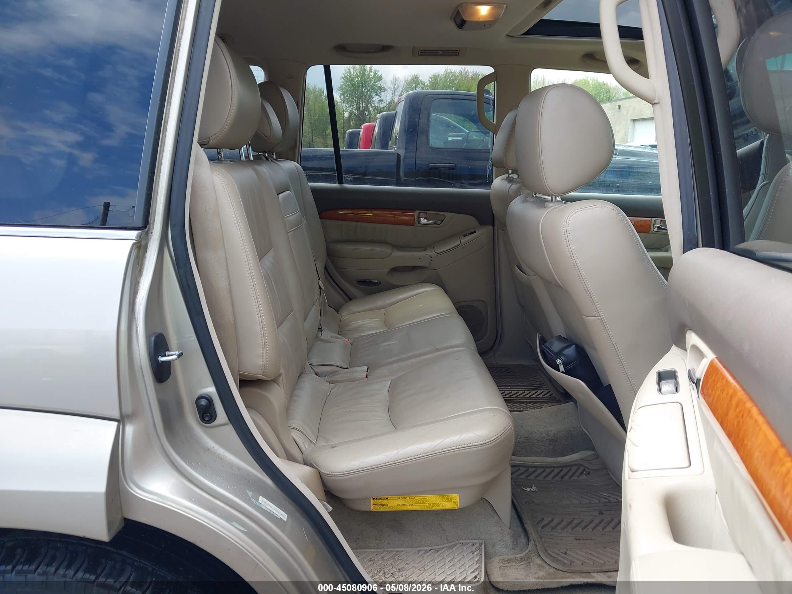 LEXUS GX image 8