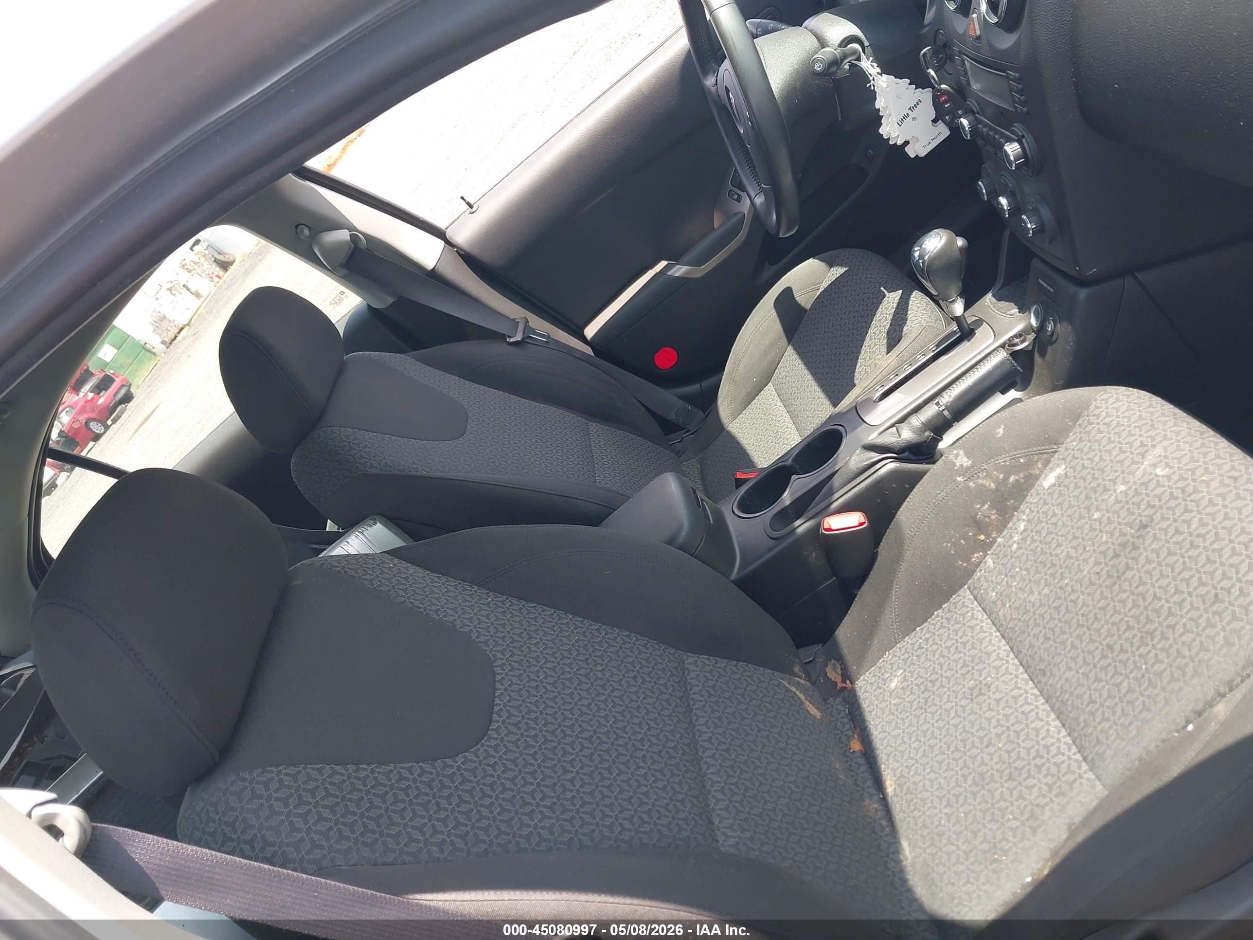 PONTIAC G6 image 5