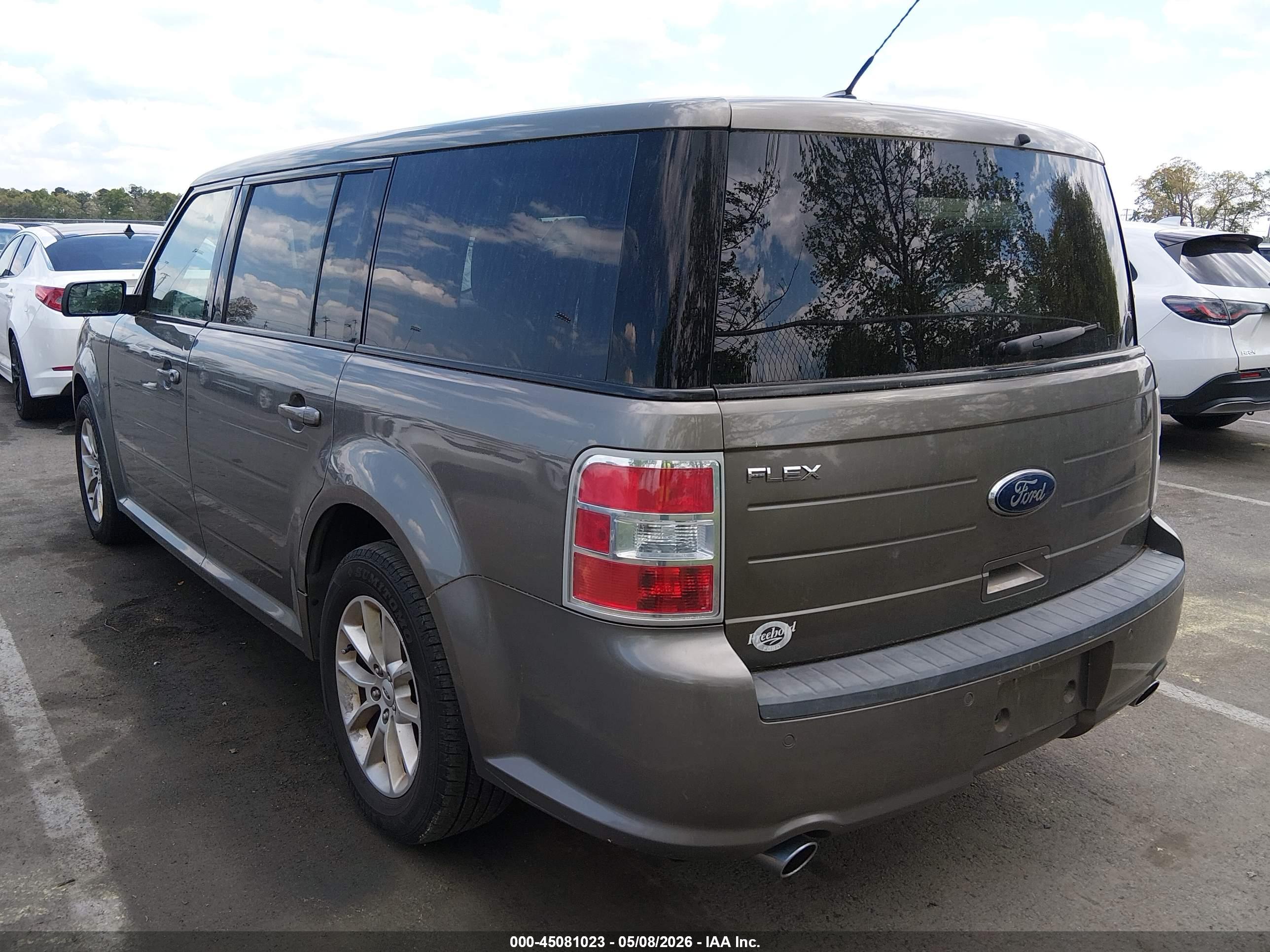 FORD FLEX image 3