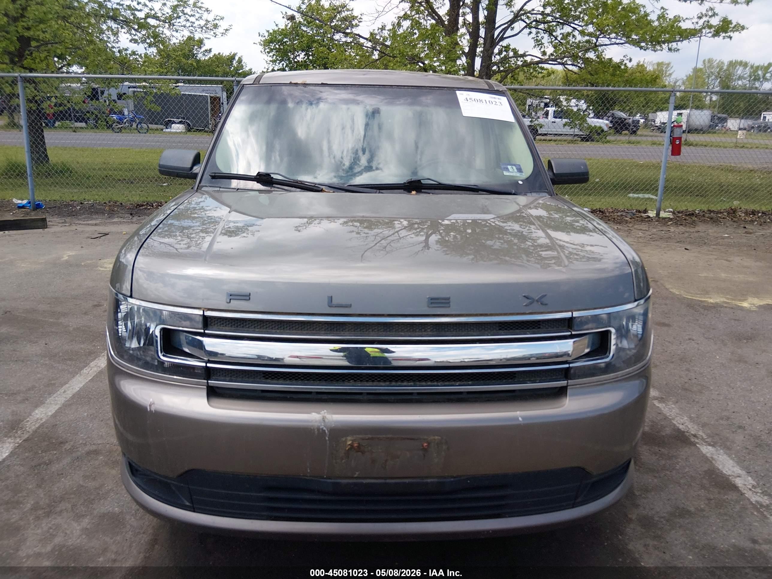 FORD FLEX image 6