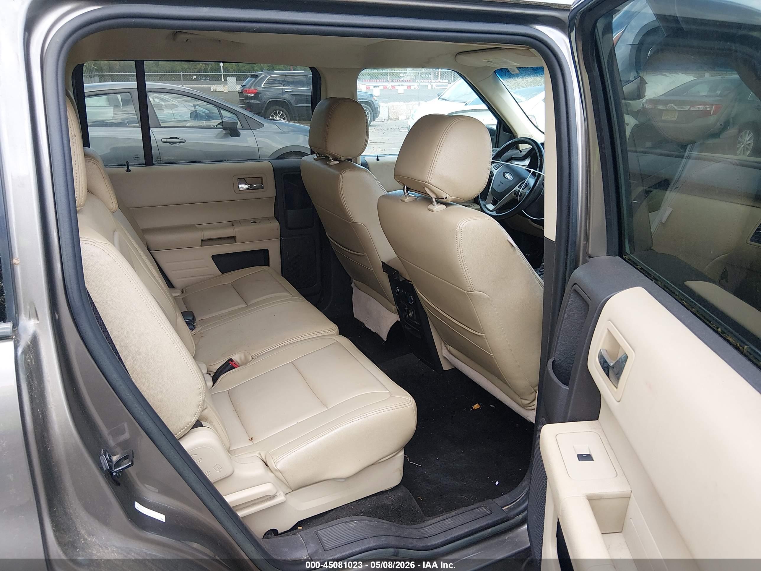 FORD FLEX image 8