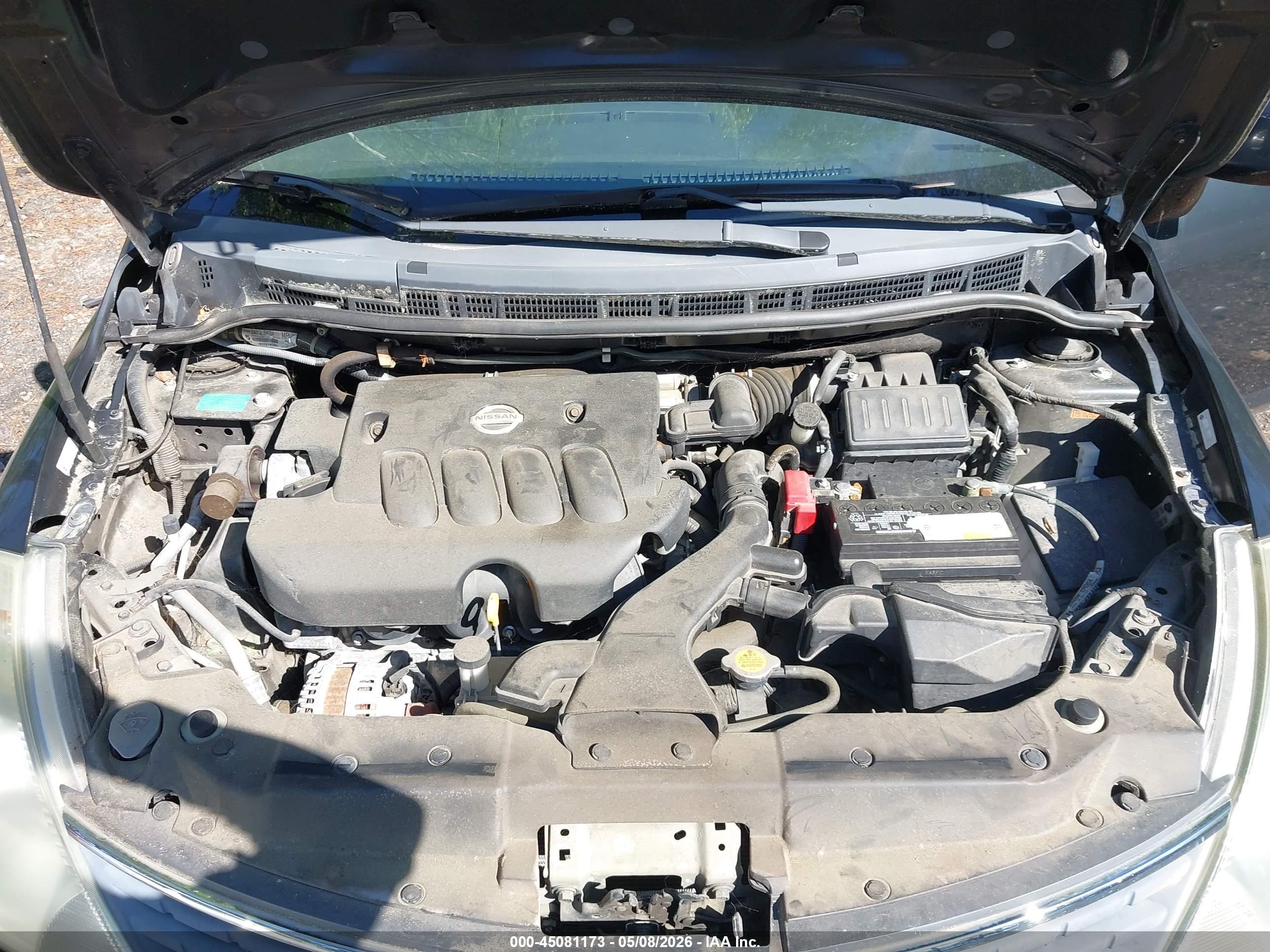 NISSAN VERSA image 10