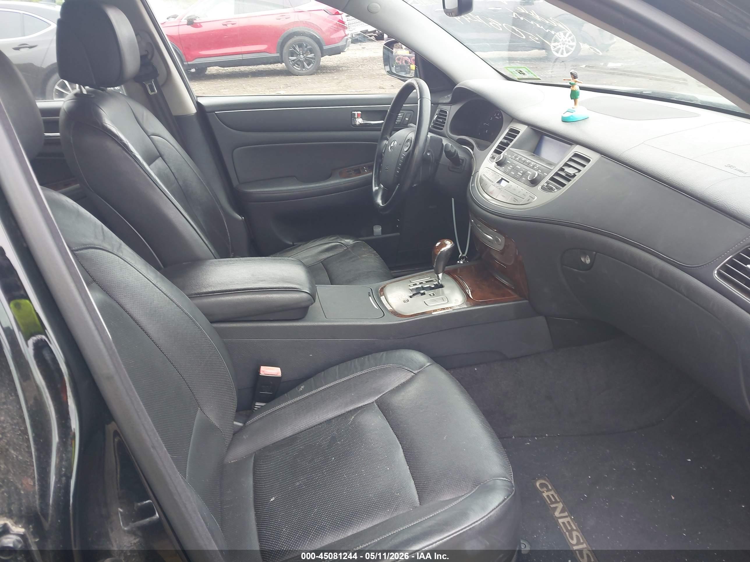 HYUNDAI GENESIS image 5