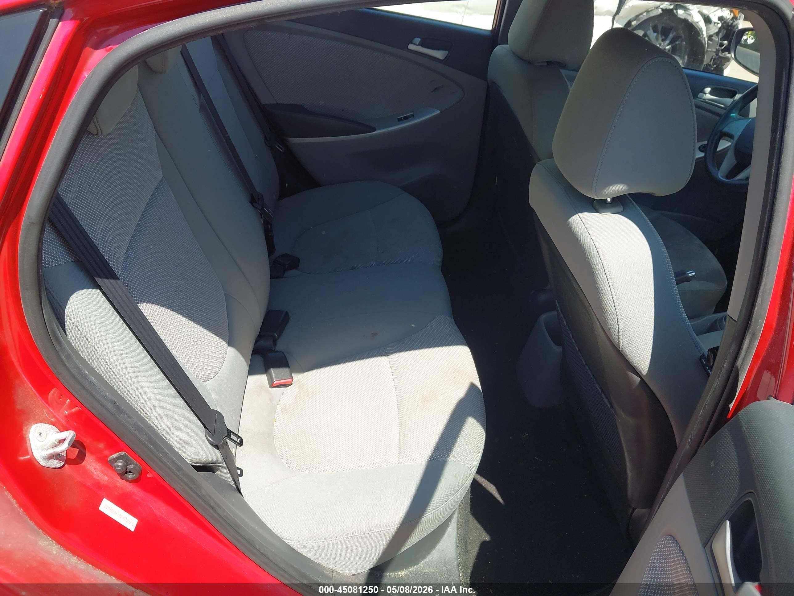 HYUNDAI ACCENT image 8