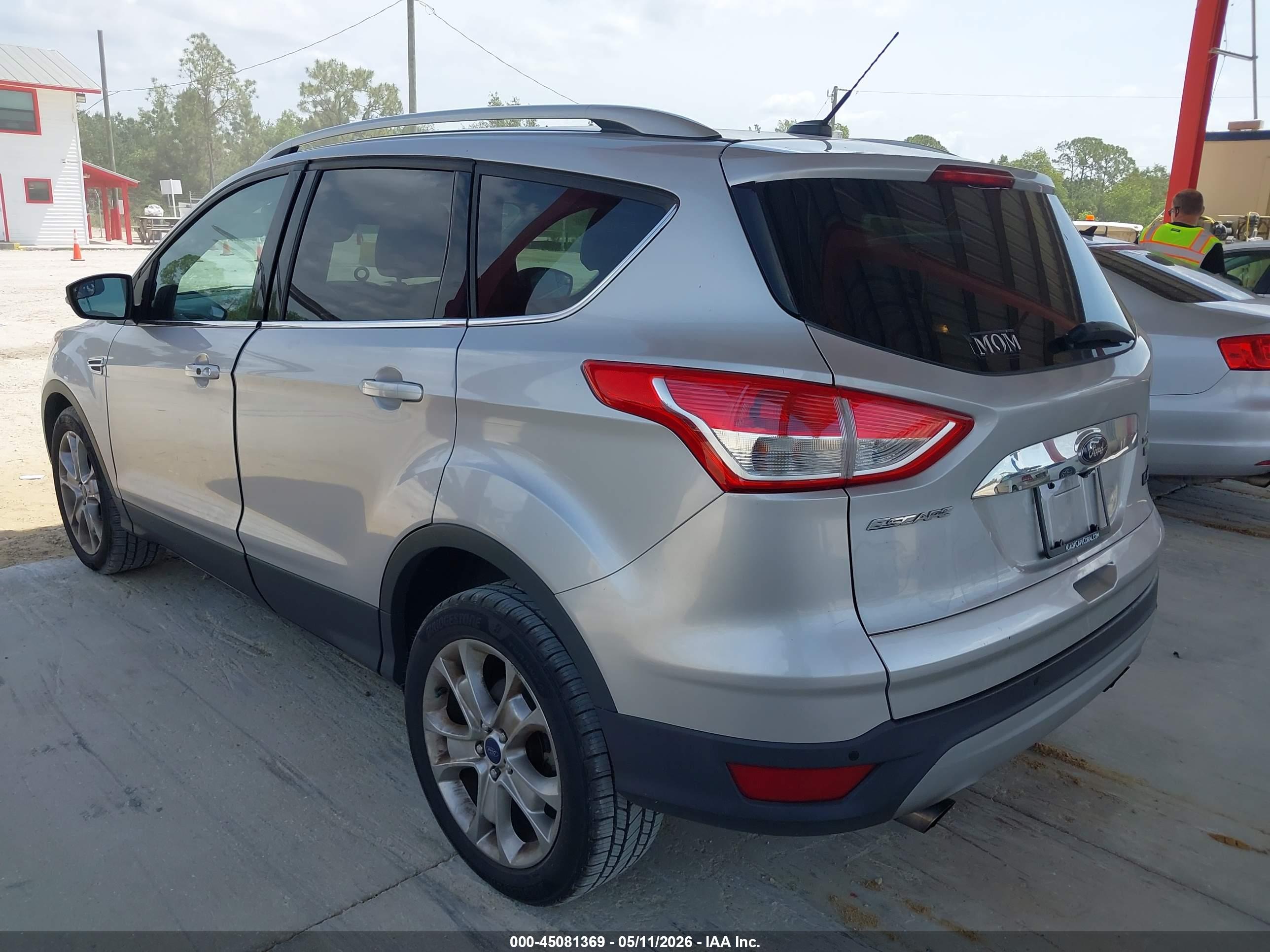 FORD ESCAPE image 3