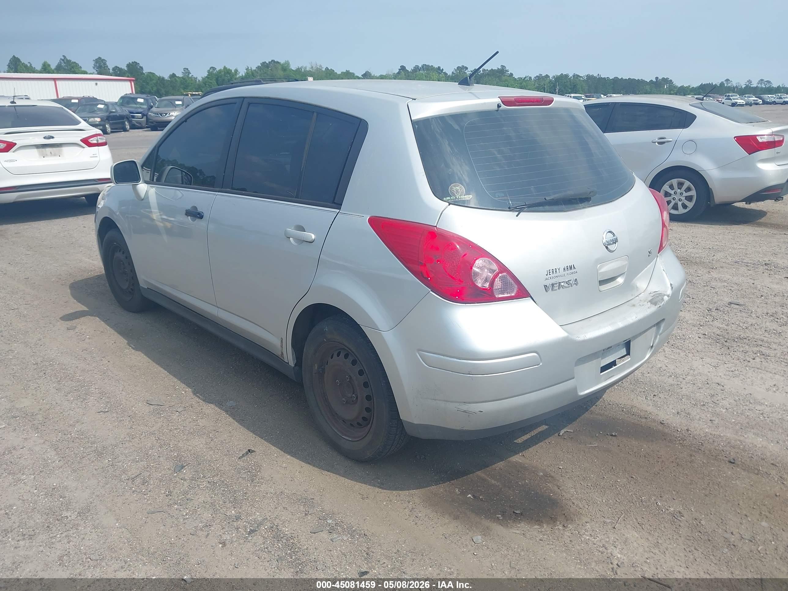 NISSAN VERSA image 3