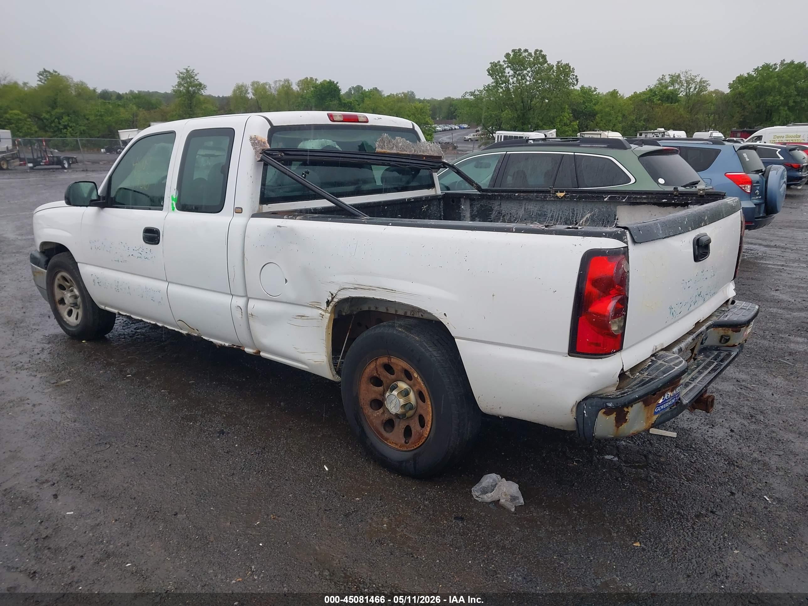 CHEVROLET SILVERADO image 3