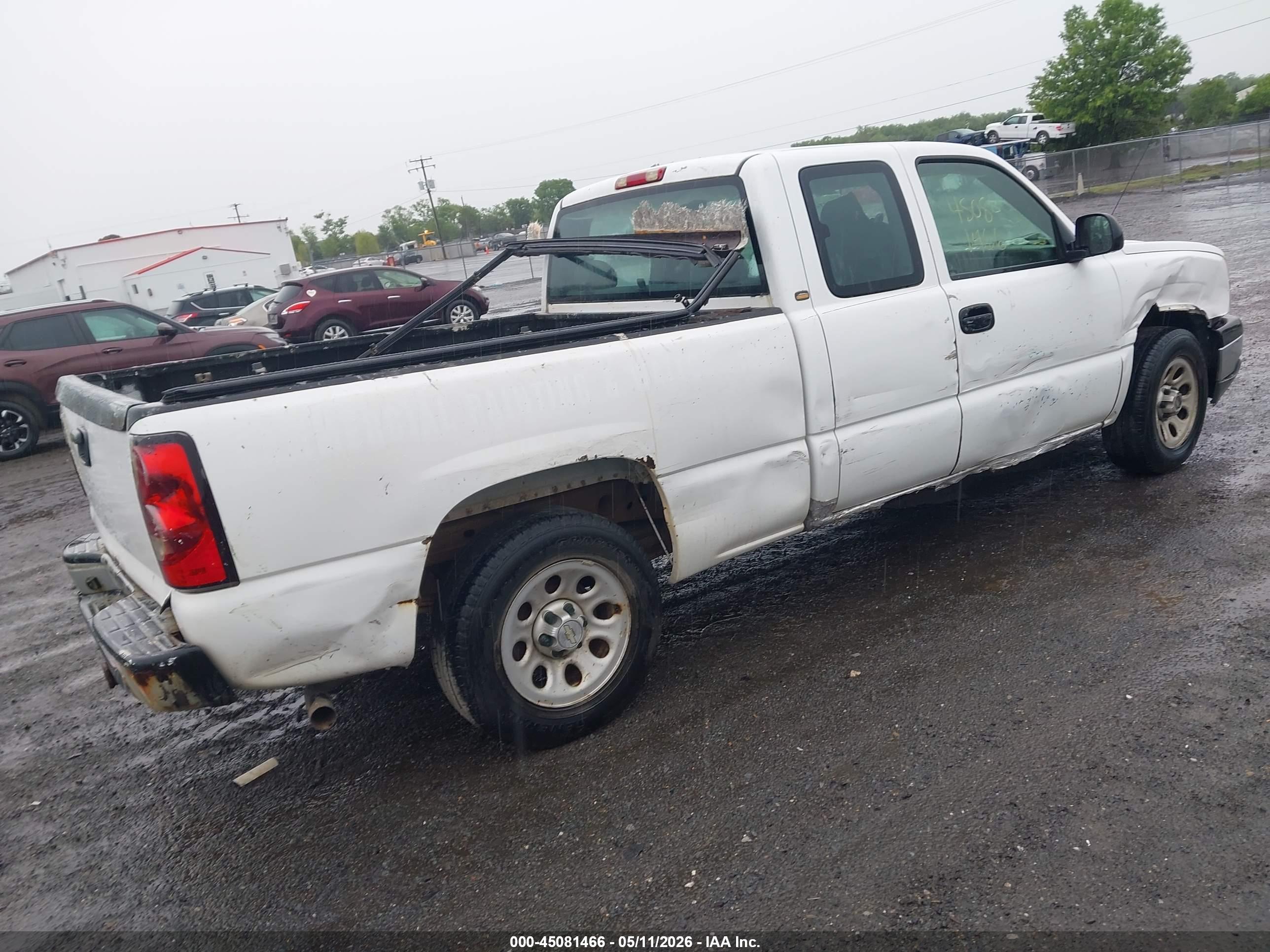 CHEVROLET SILVERADO image 4