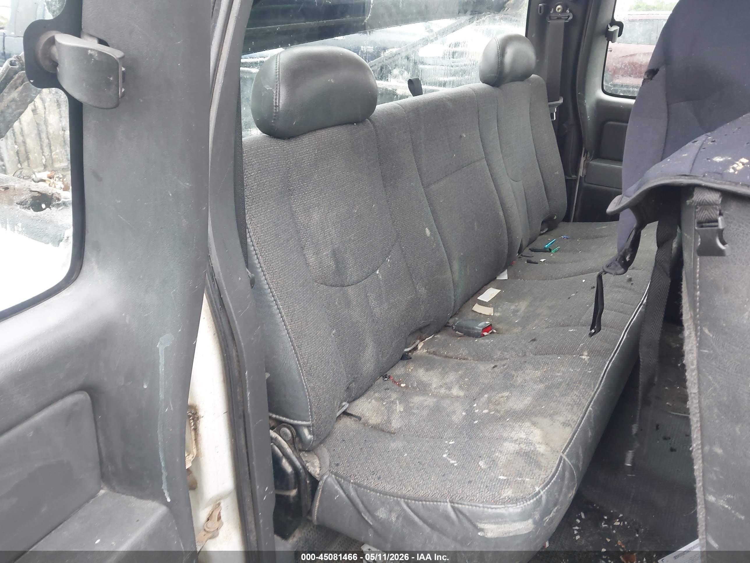 CHEVROLET SILVERADO image 8