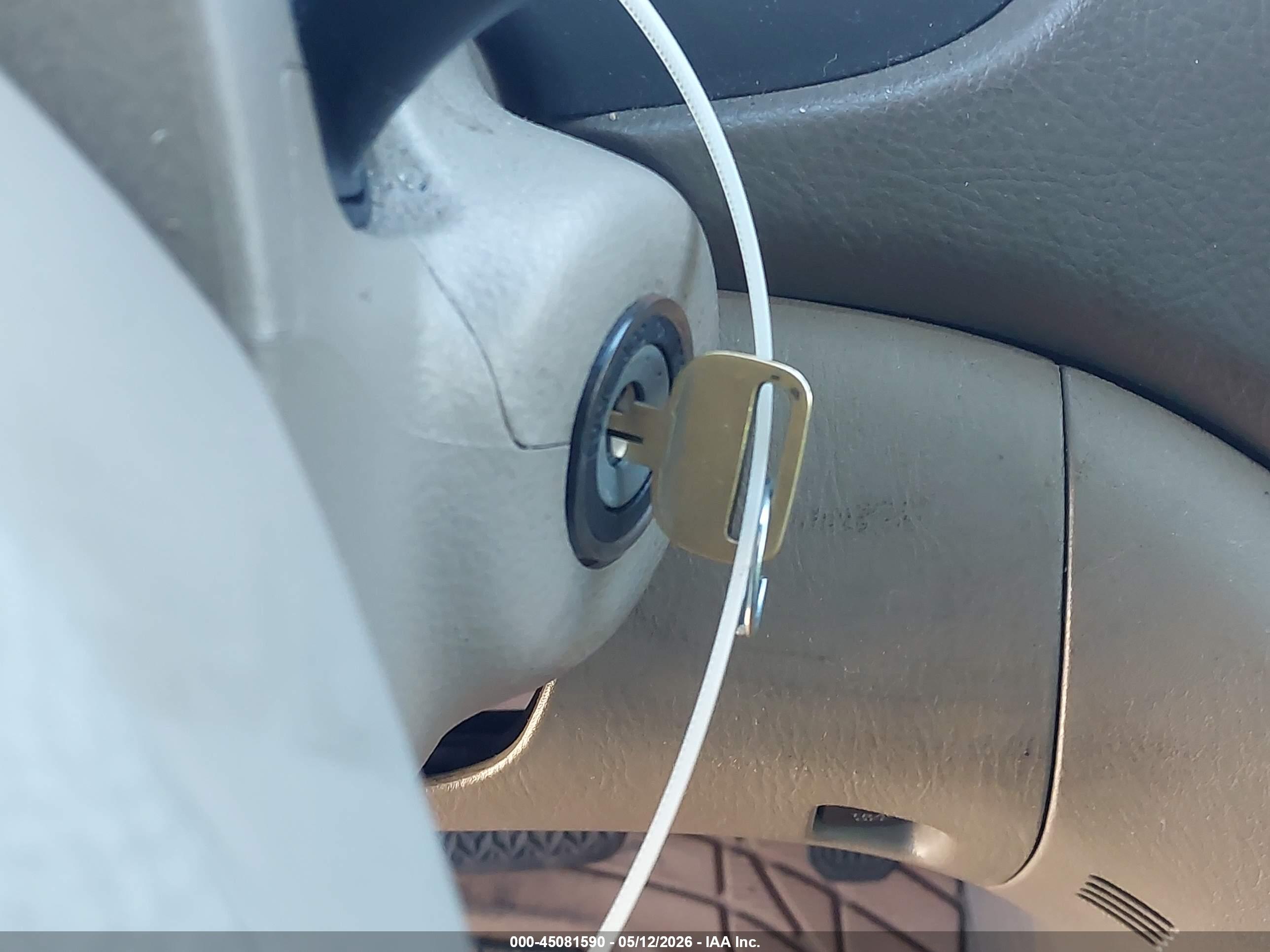 TOYOTA SIENNA image 11