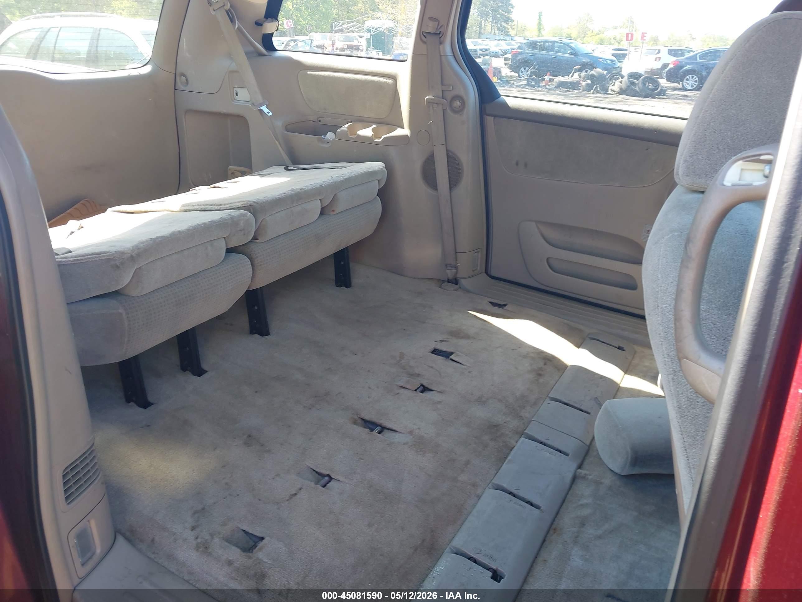 TOYOTA SIENNA image 8