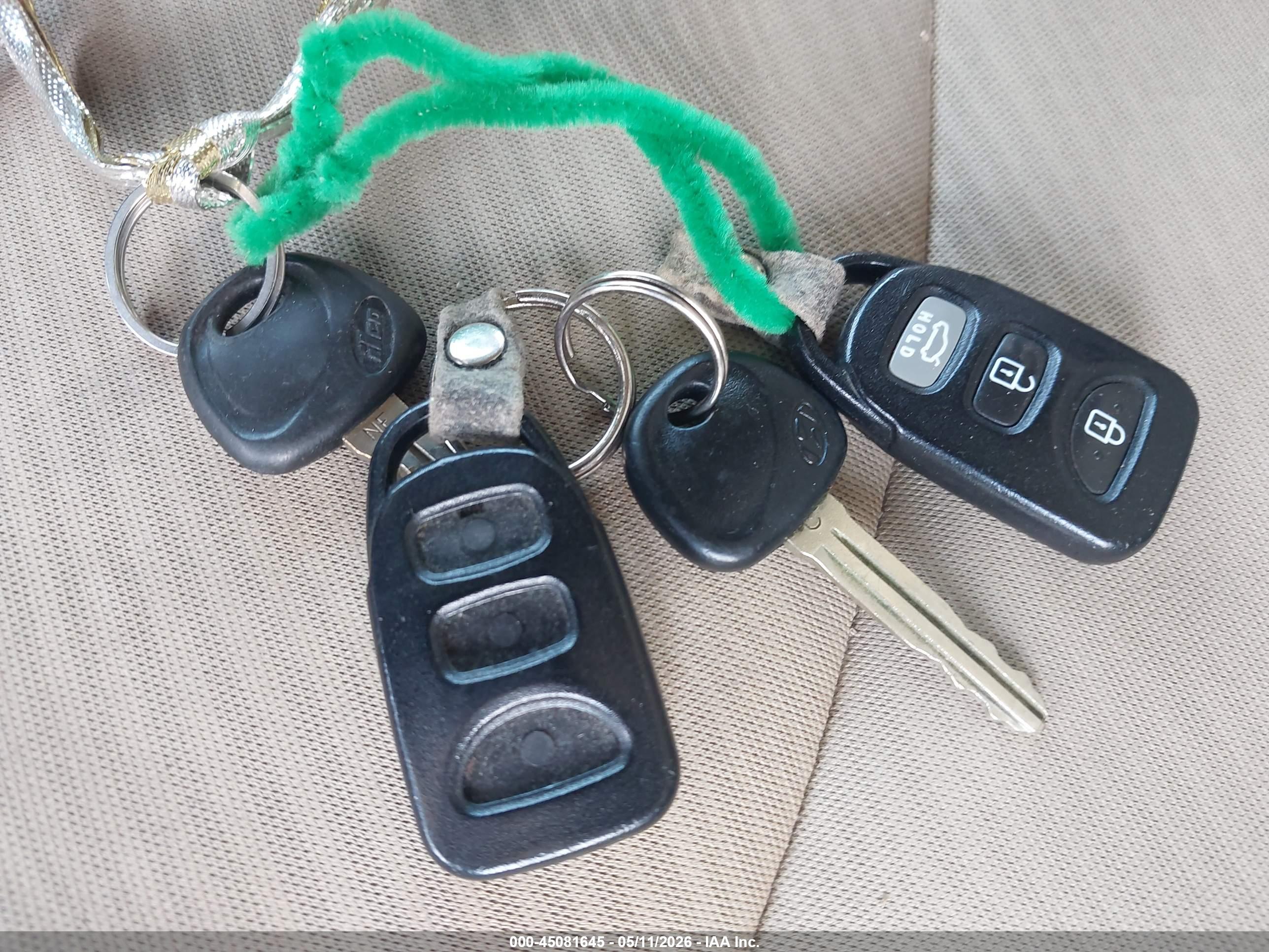 HYUNDAI ELANTRA image 11