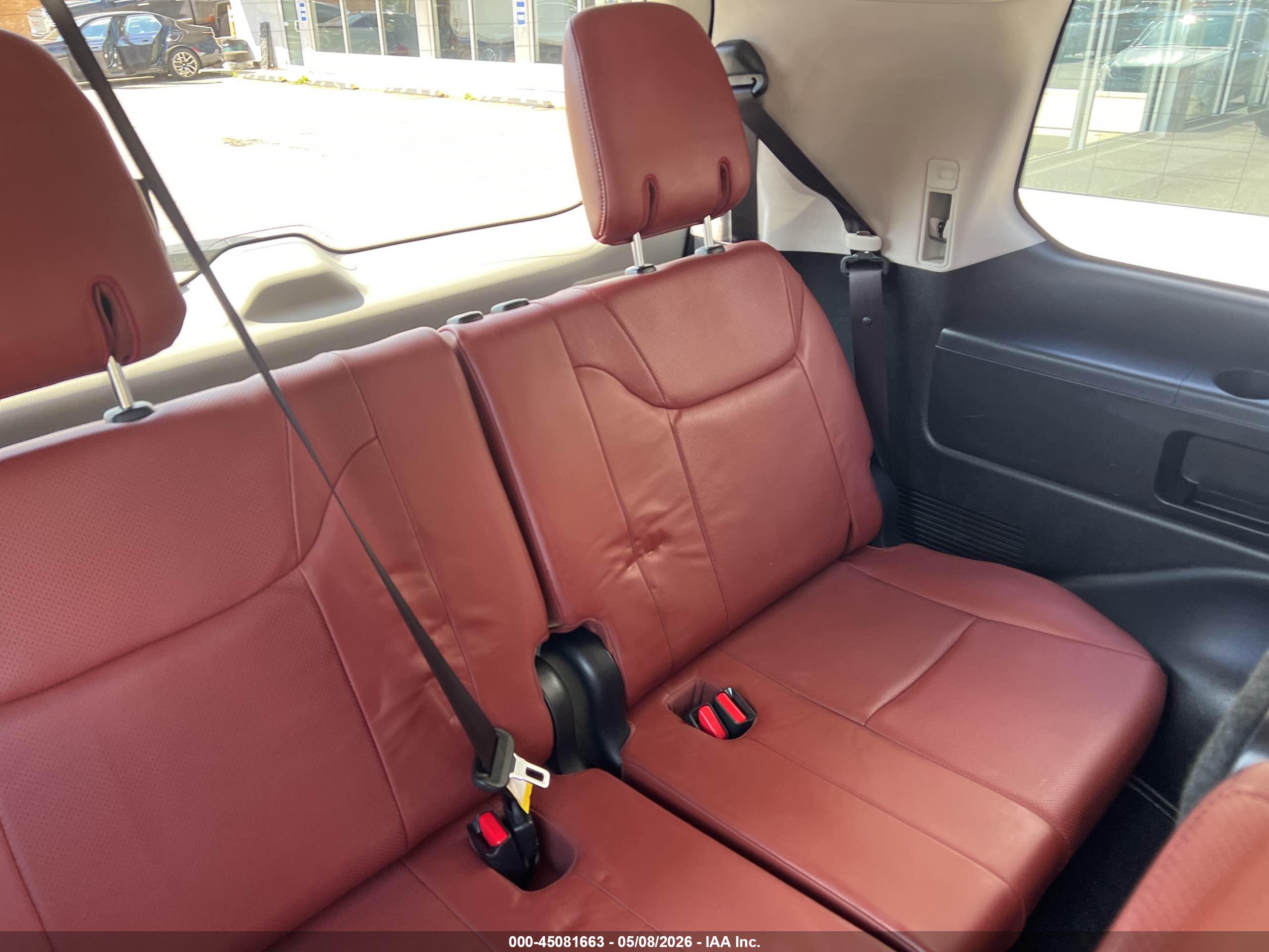 LEXUS LX image 6