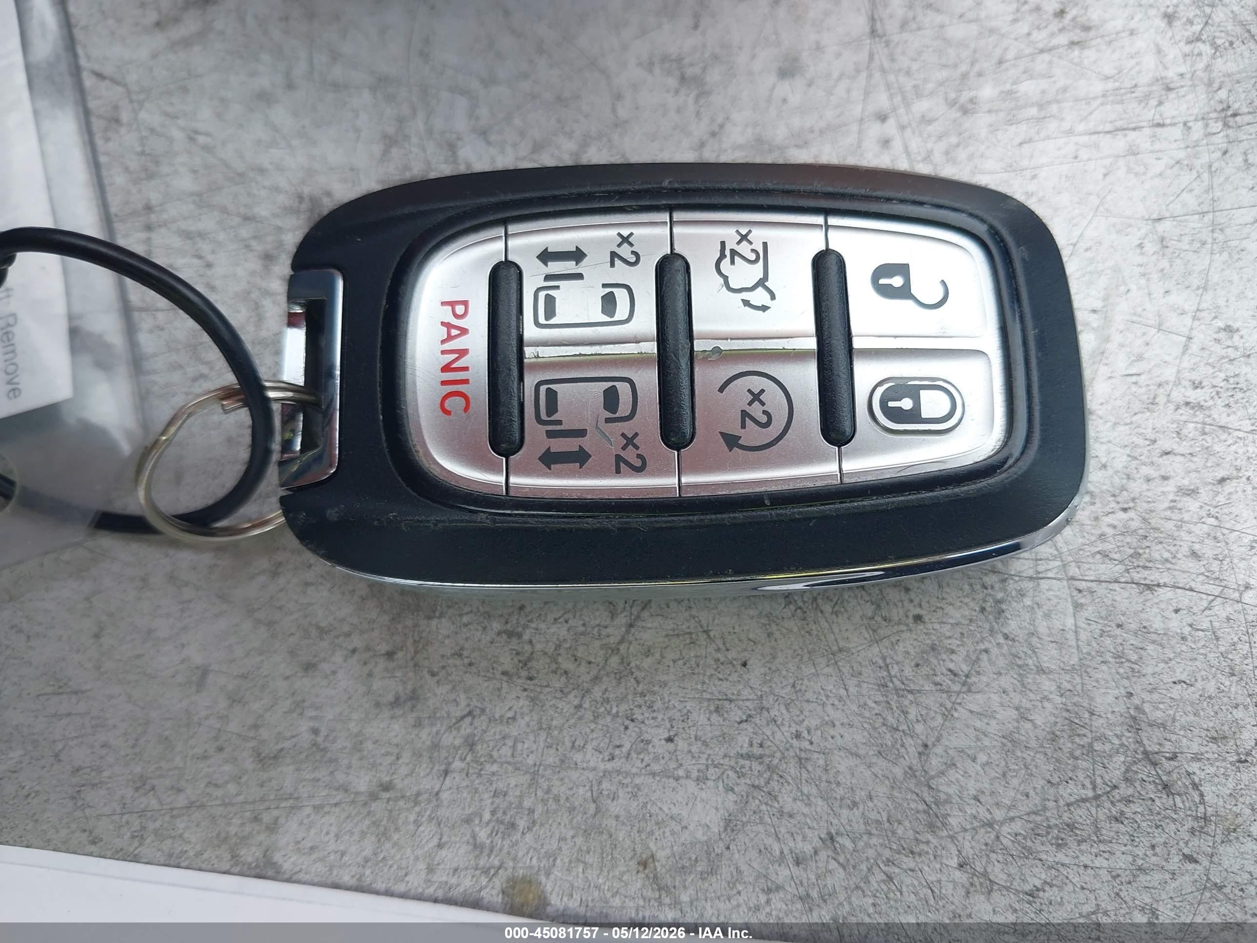CHRYSLER PACIFICA image 11