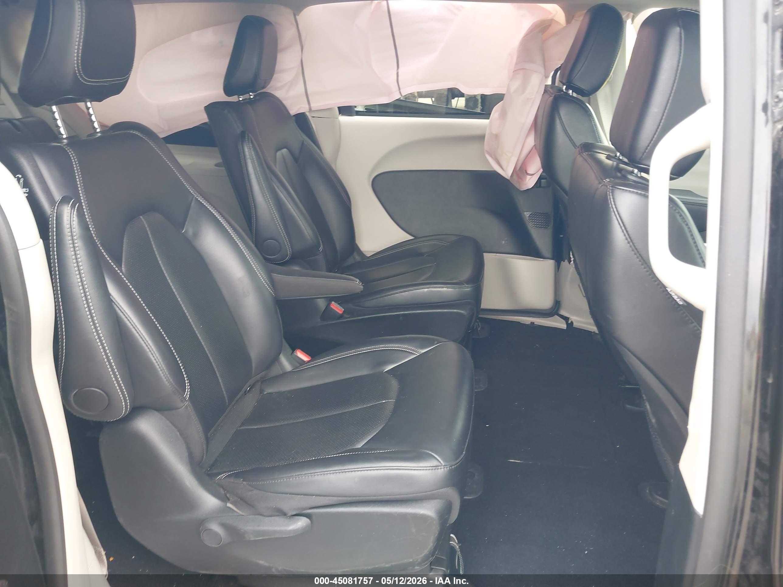 CHRYSLER PACIFICA image 8
