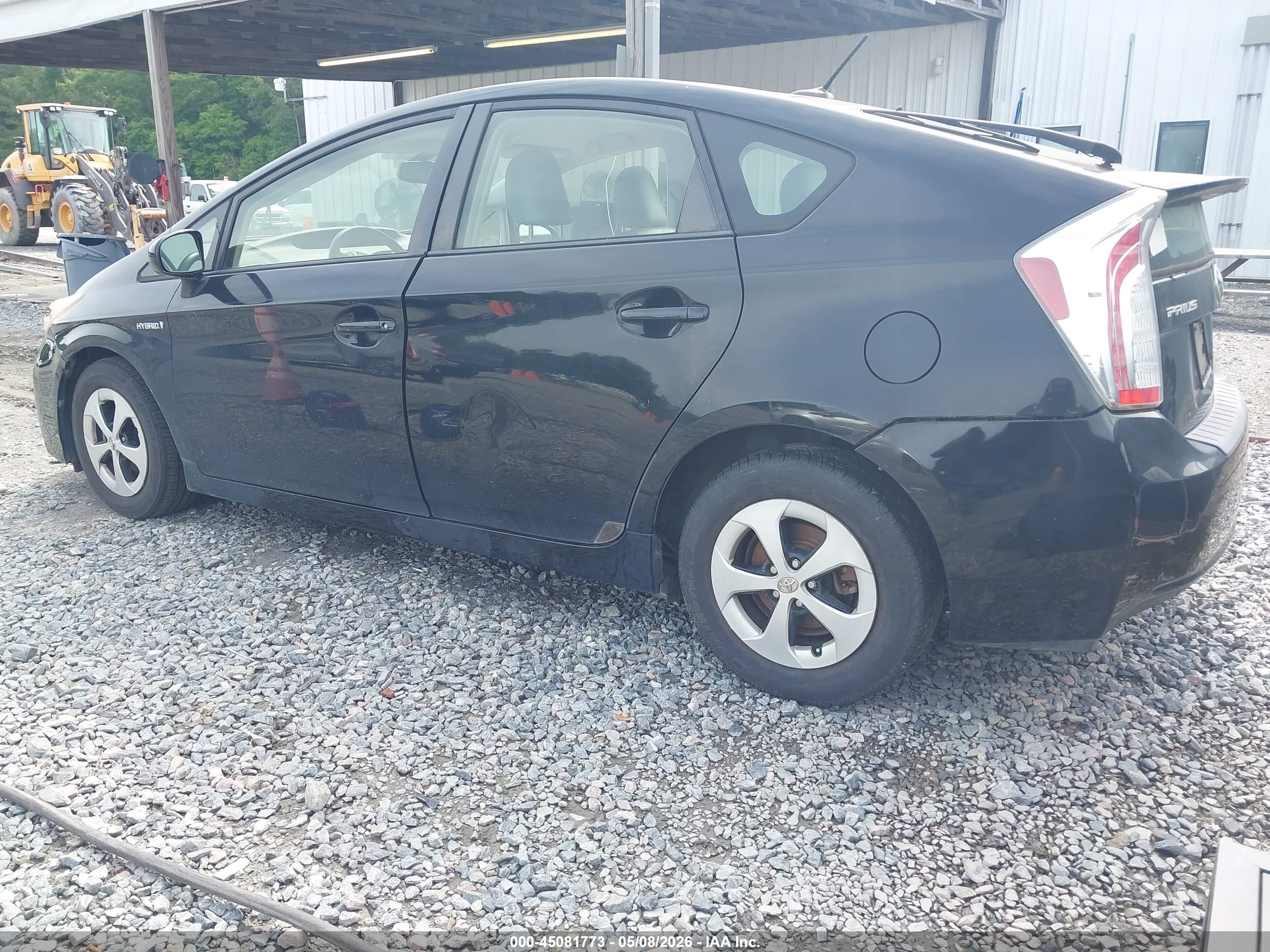 TOYOTA PRIUS image 3