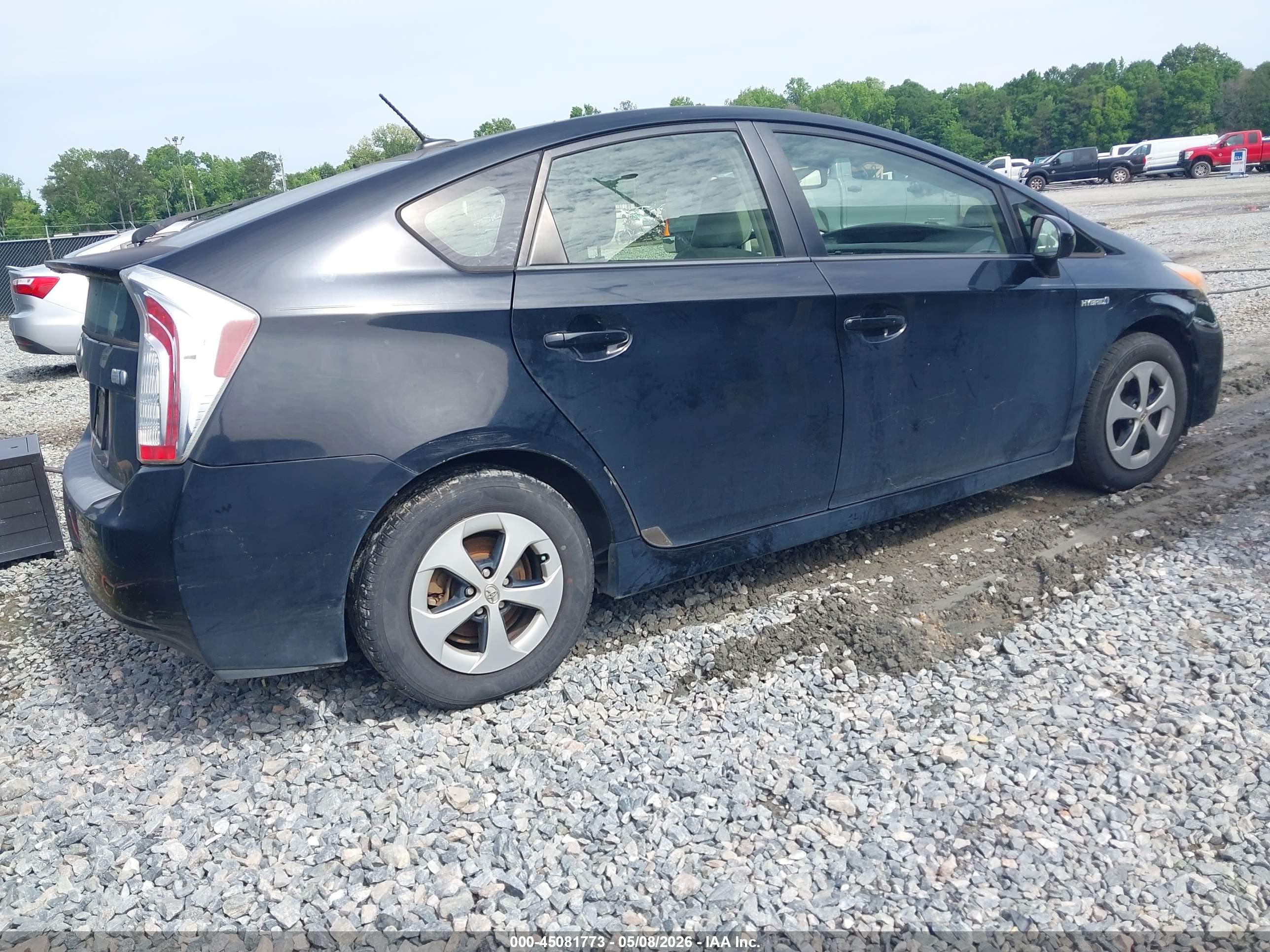 TOYOTA PRIUS image 4