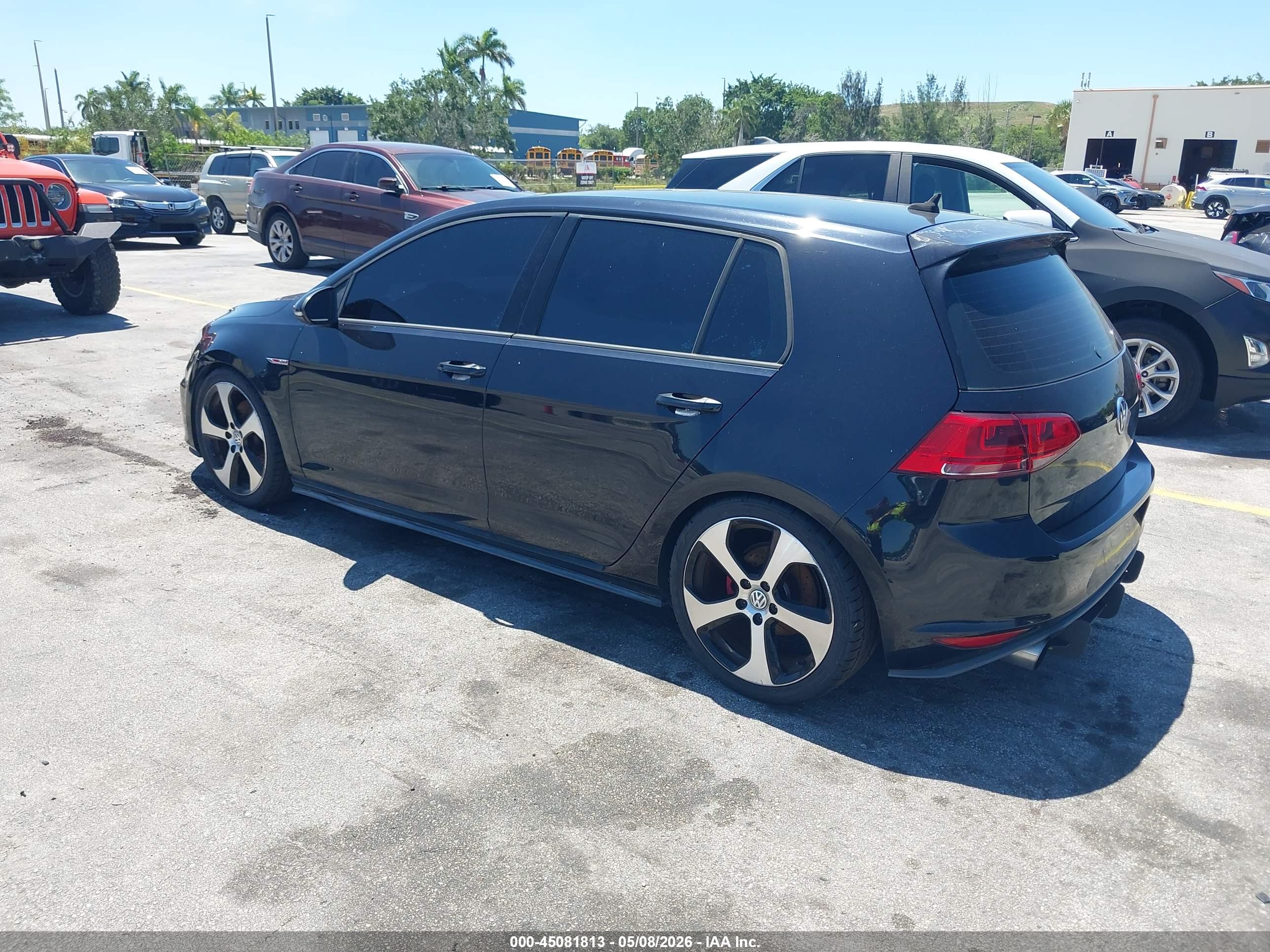 VOLKSWAGEN GOLF image 3