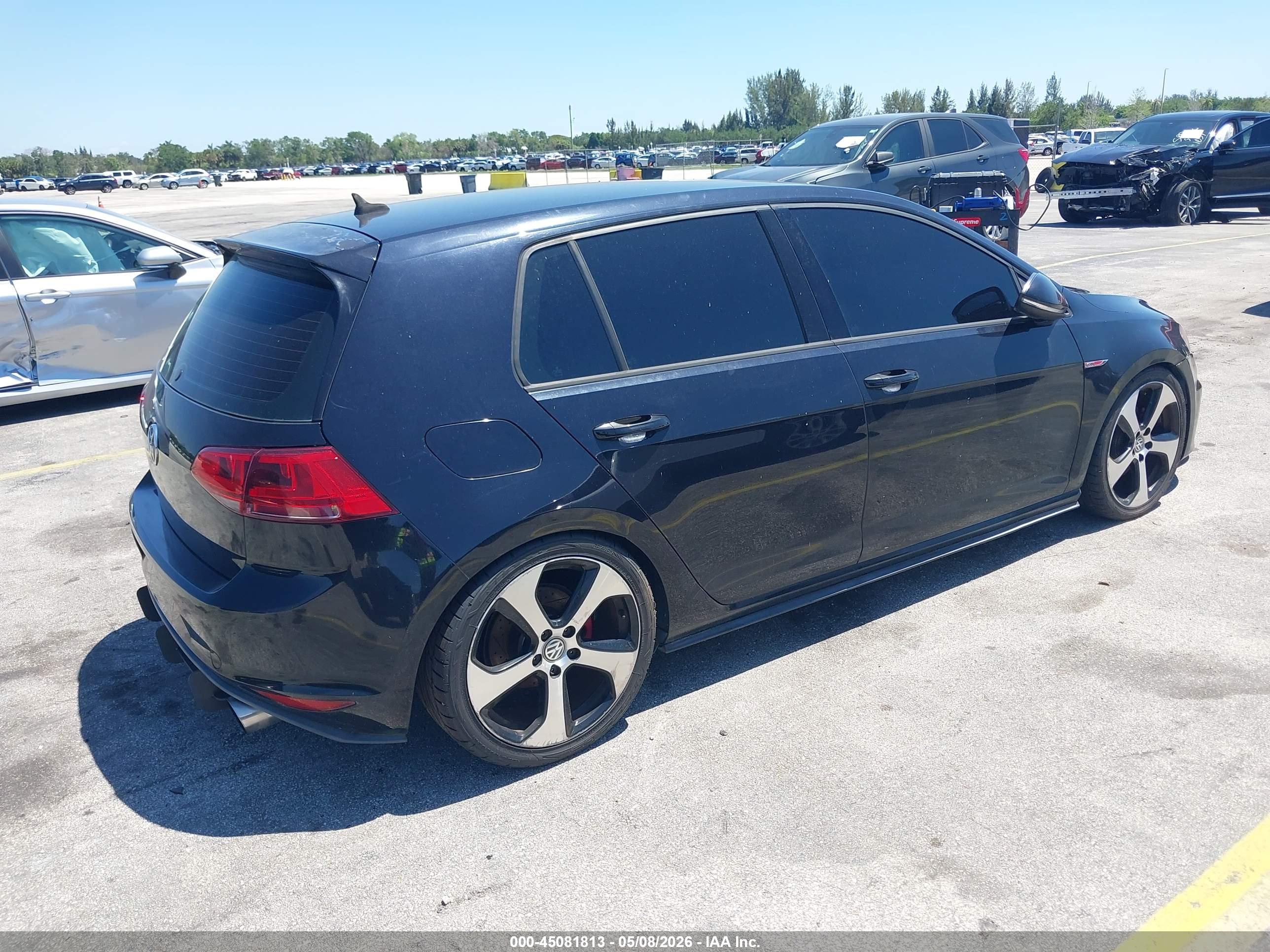 VOLKSWAGEN GOLF image 4