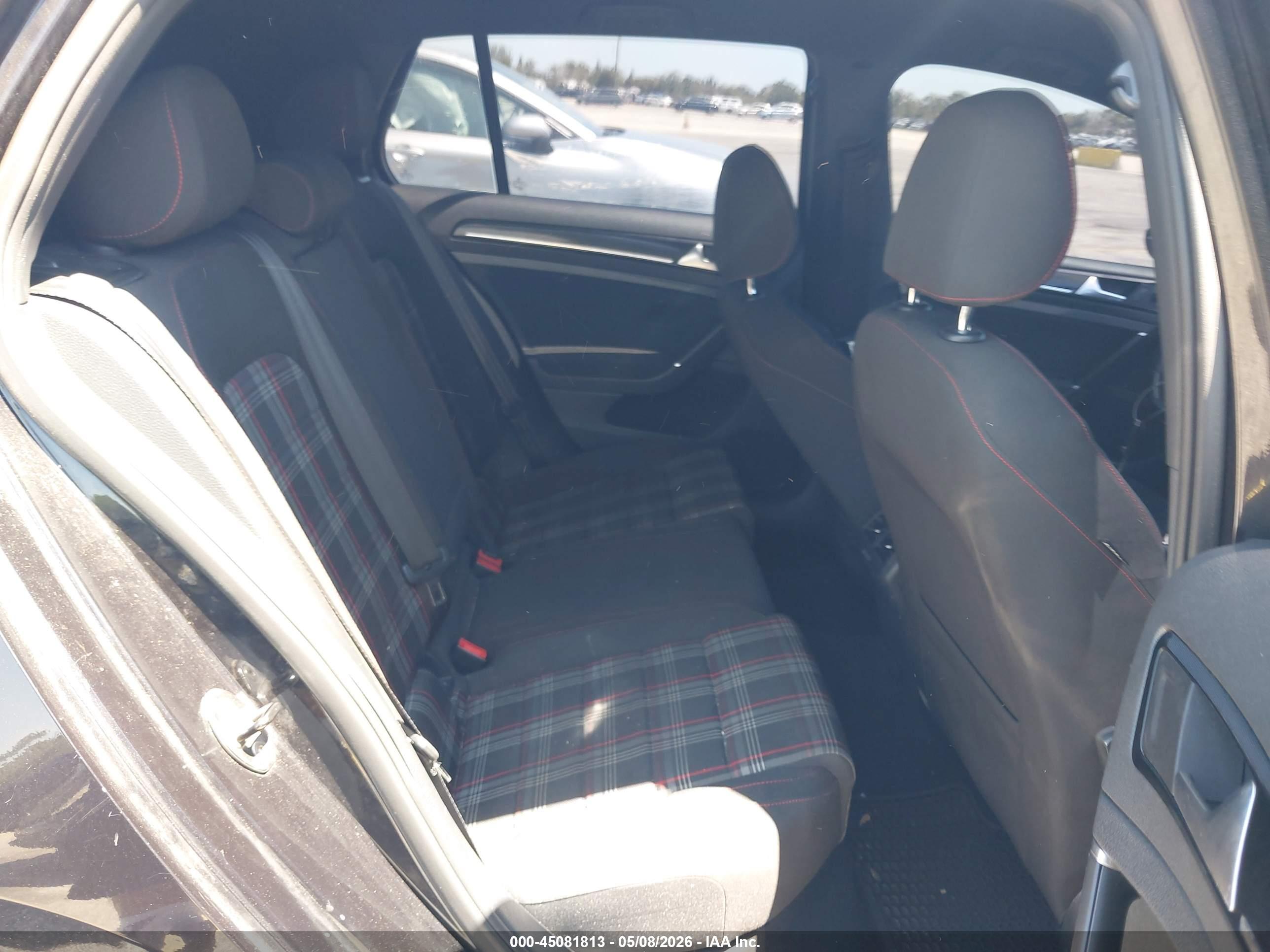 VOLKSWAGEN GOLF image 8