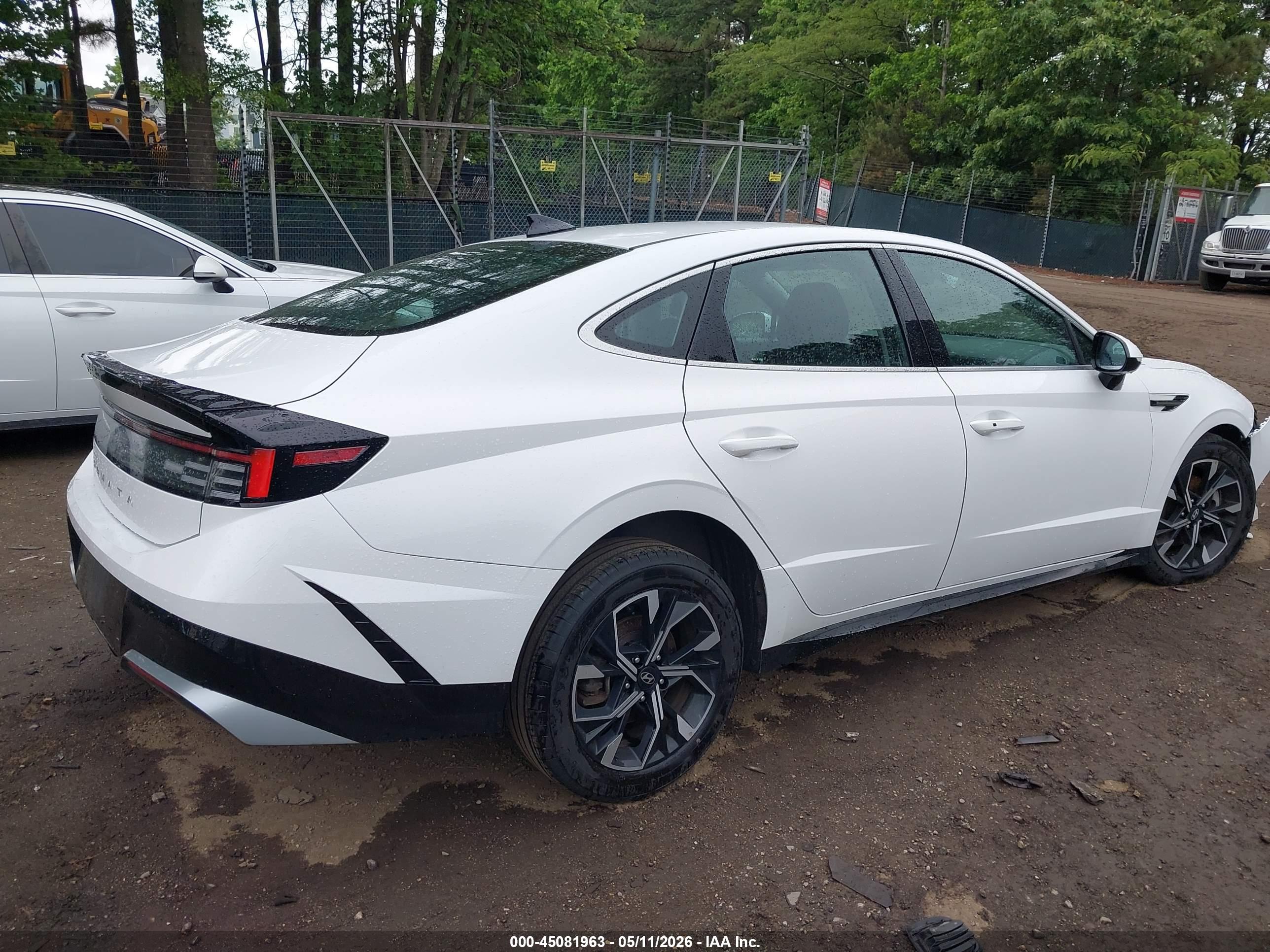 HYUNDAI SONATA image 4