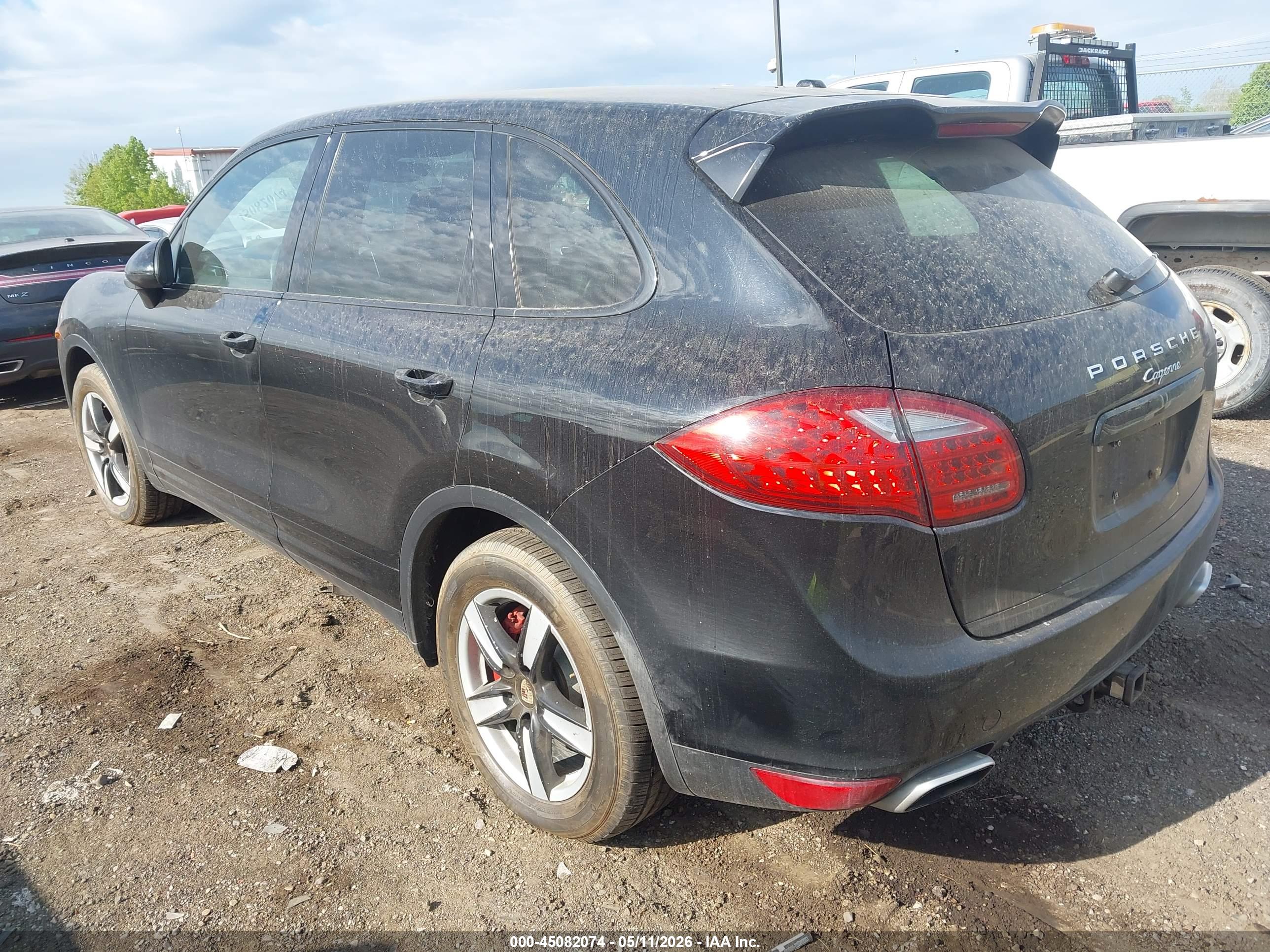 PORSCHE CAYENNE image 3